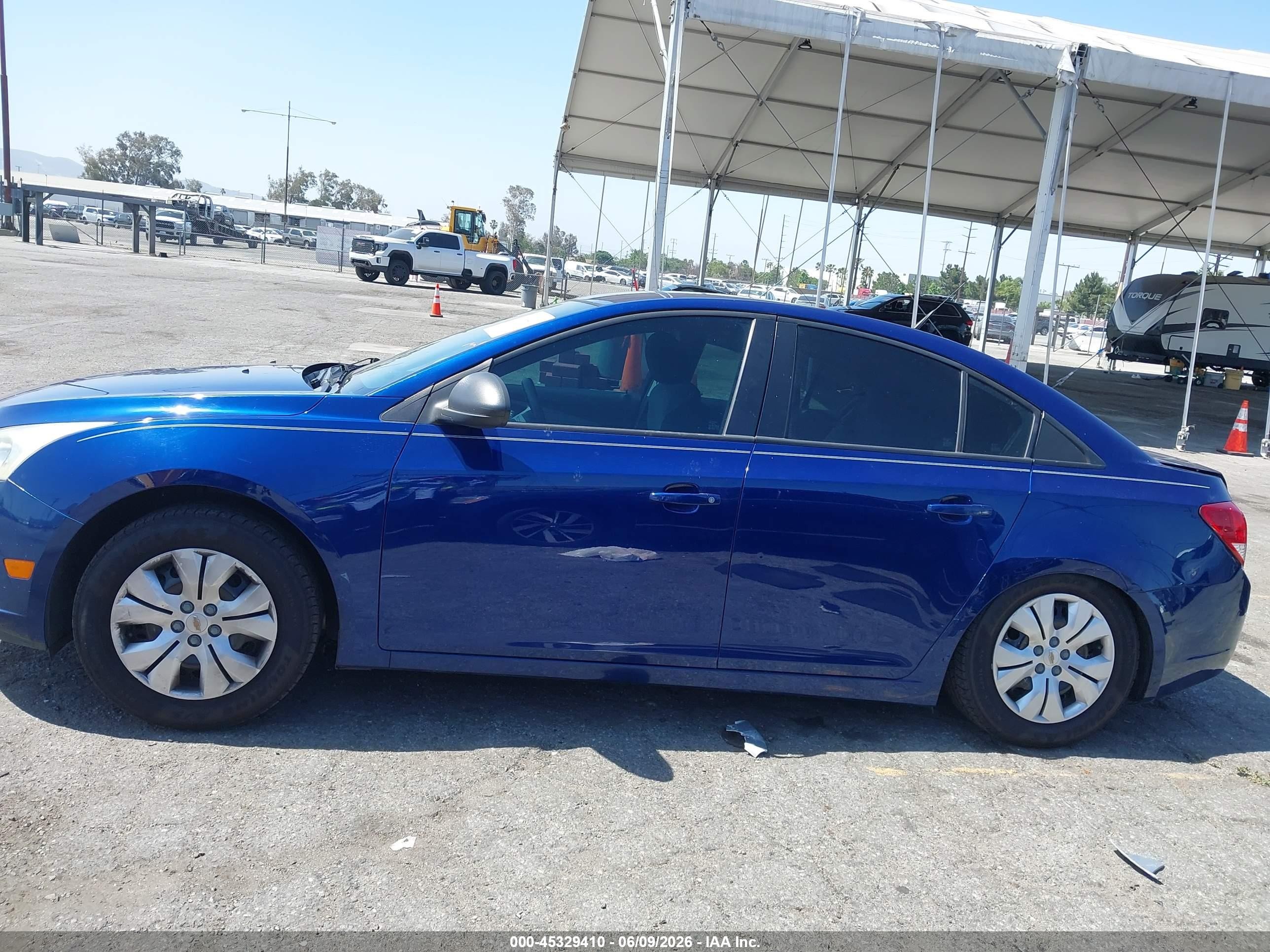 2013 Chevrolet Cruze Ls Auto Blue vin: 1G1PA5SH1D7285308
