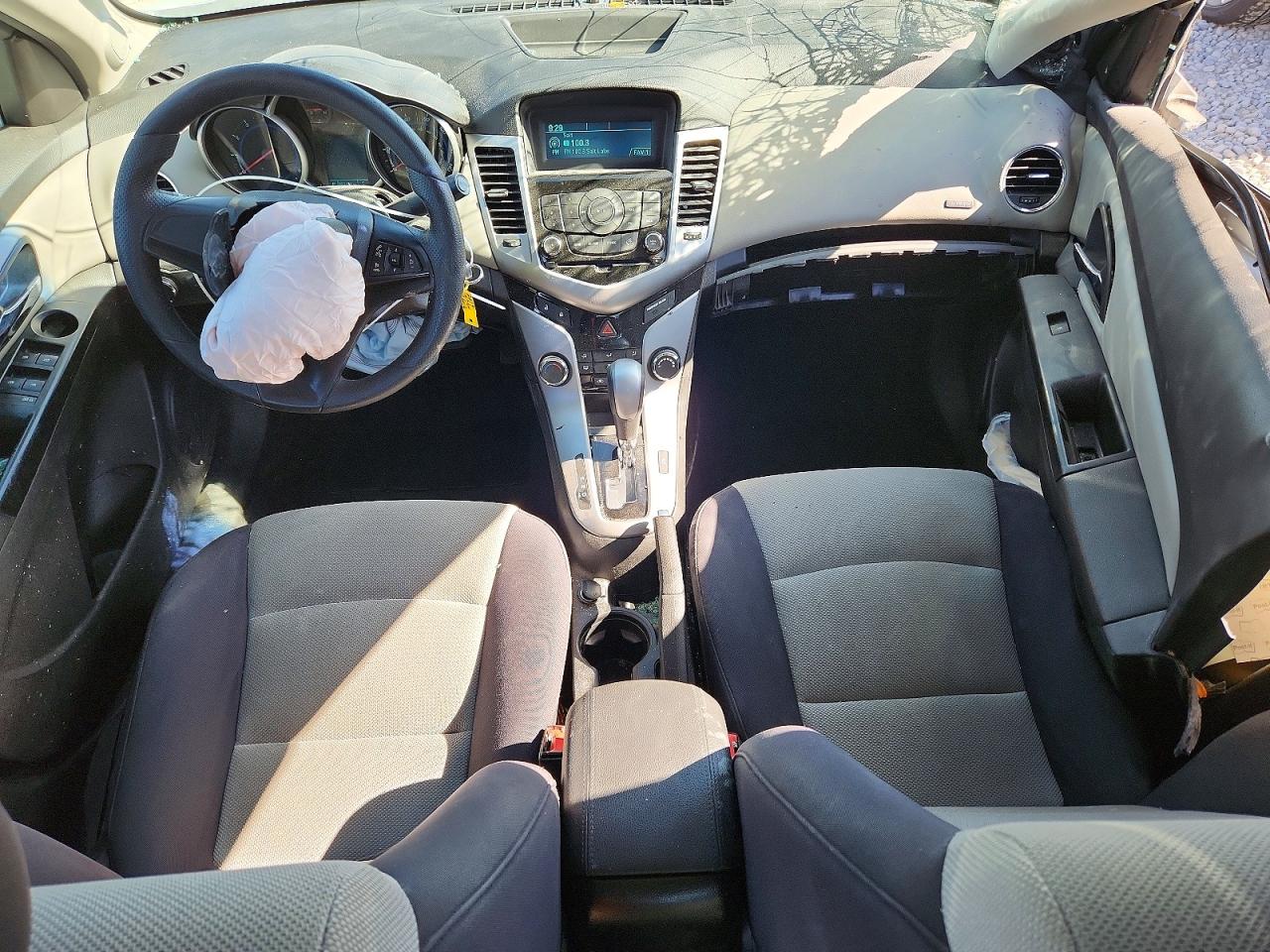 2014 Chevrolet Cruze Ls Silver vin: 1G1PA5SH1E7170984