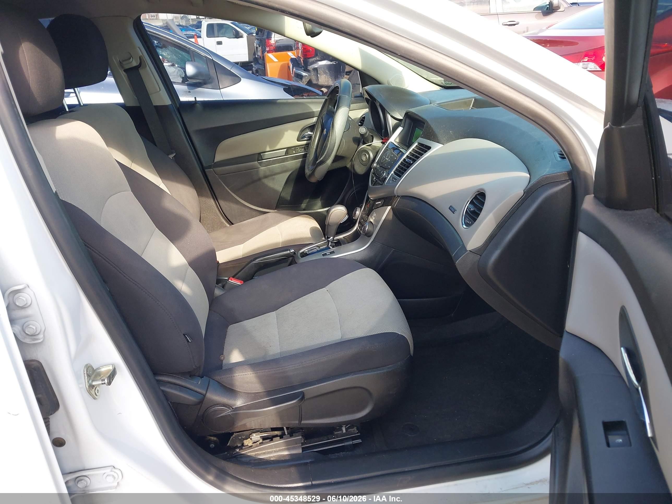 2014 Chevrolet Cruze Ls Auto White vin: 1G1PA5SH1E7220590