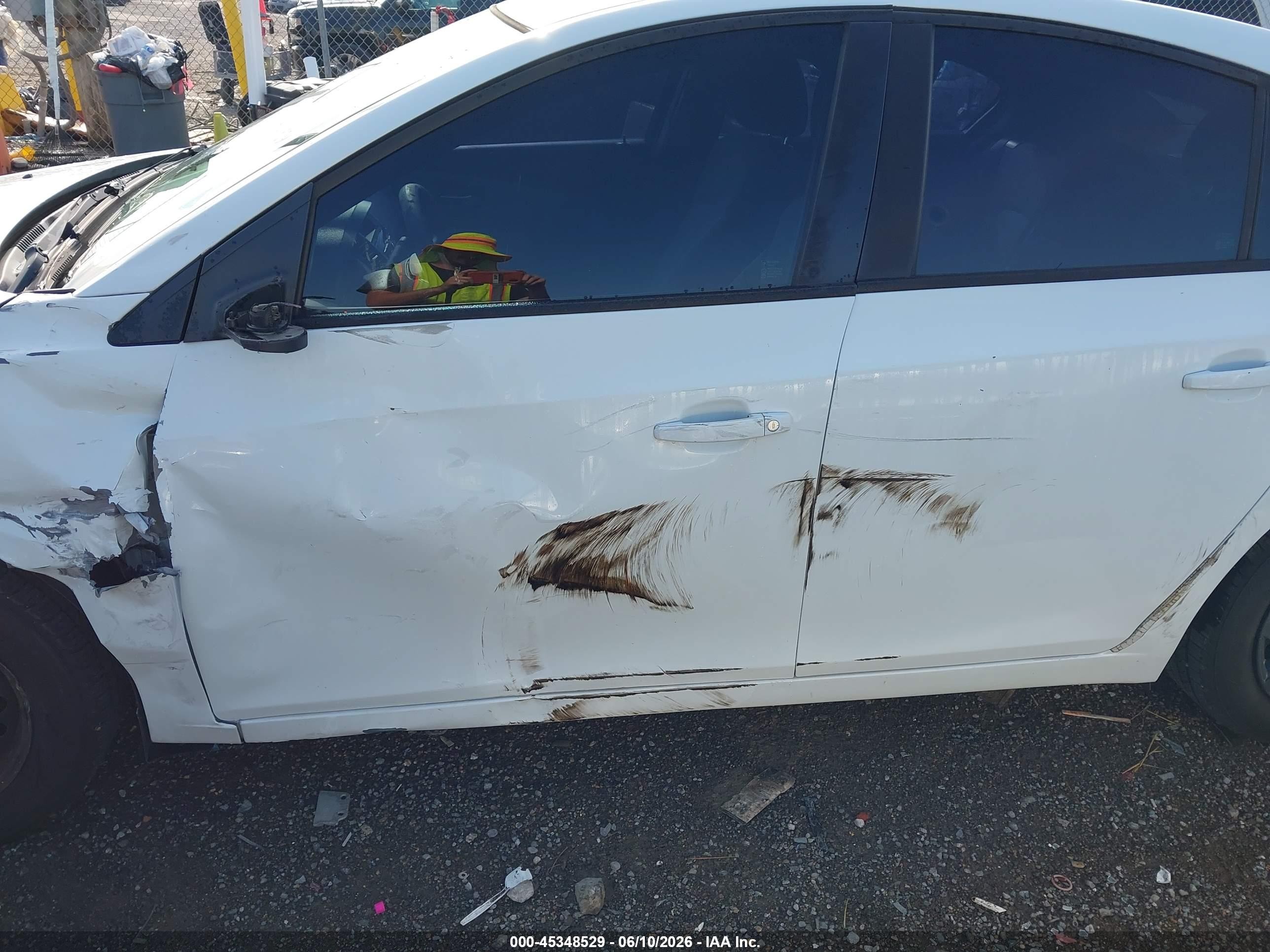 2014 Chevrolet Cruze Ls Auto White vin: 1G1PA5SH1E7220590