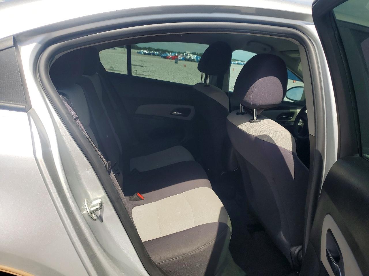 2014 Chevrolet Cruze Ls Silver vin: 1G1PA5SH1E7230200