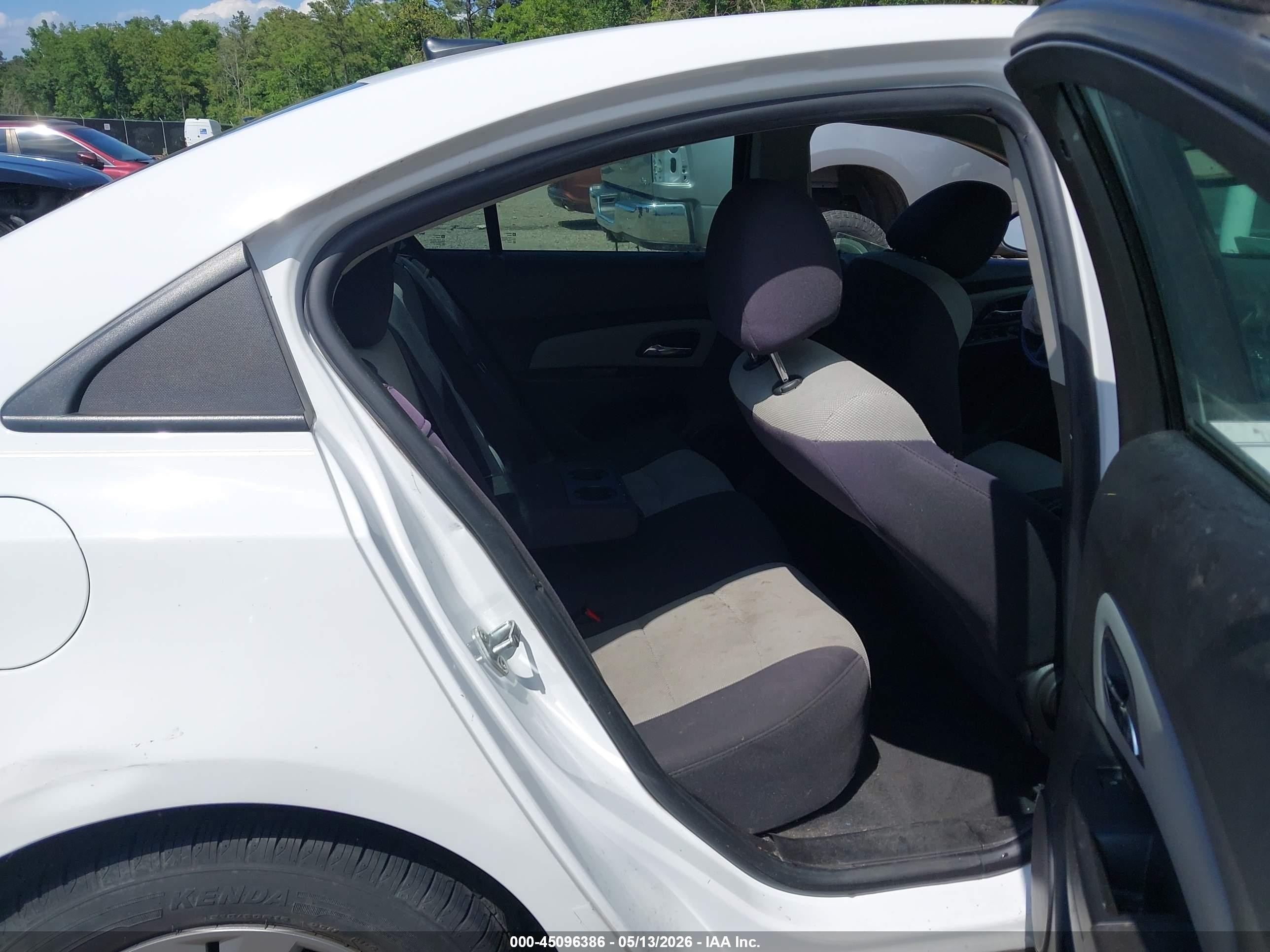 2014 Chevrolet Cruze Ls Auto White vin: 1G1PA5SH1E7356556