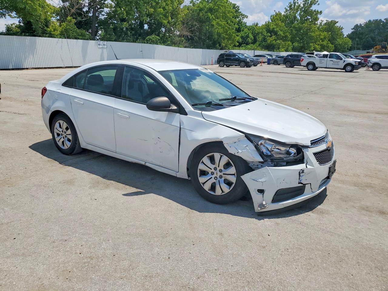 2014 Chevrolet Cruze Ls White vin: 1G1PA5SH1E7445012