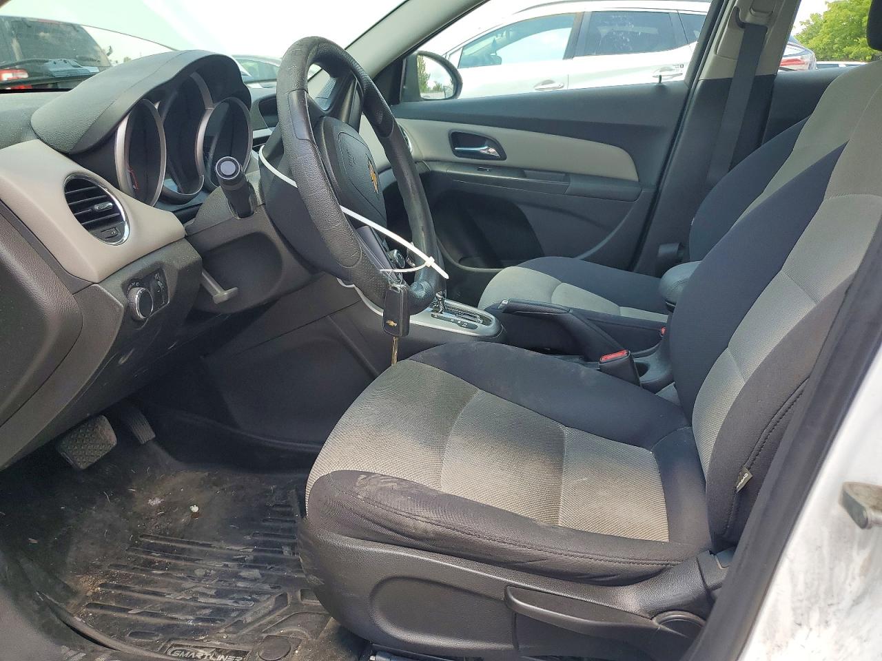 2014 Chevrolet Cruze Ls White vin: 1G1PA5SH1E7445012