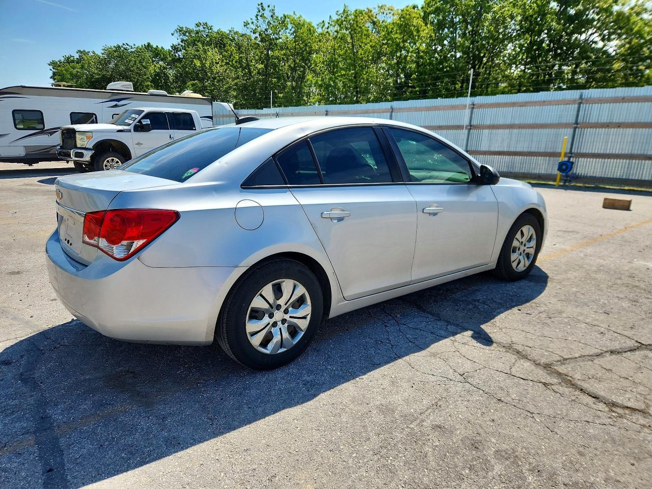 2015 Chevrolet Cruze Ls Silver vin: 1G1PA5SH1F7116022