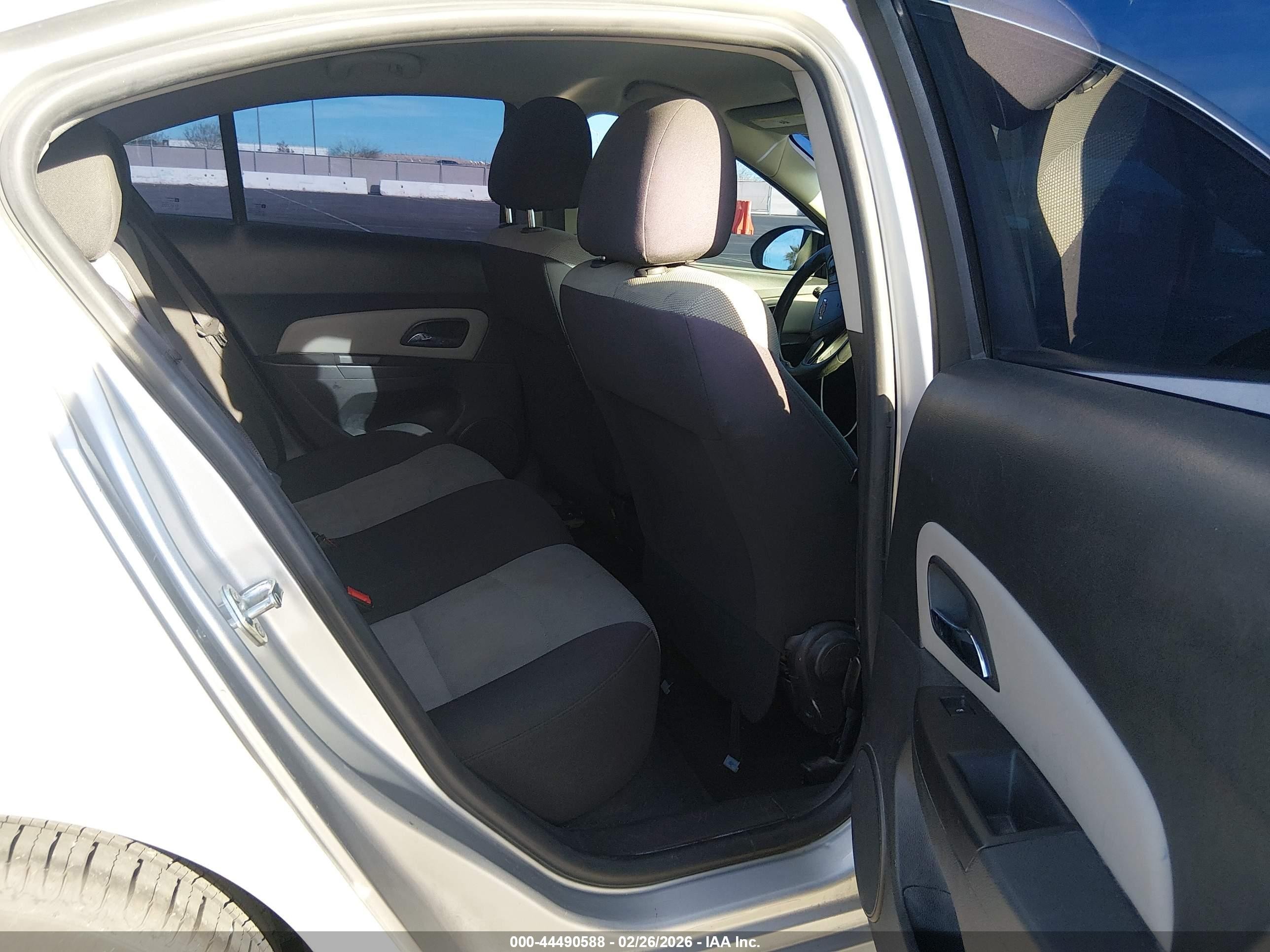 2015 Chevrolet Cruze Ls Auto Silver vin: 1G1PA5SH1F7128283