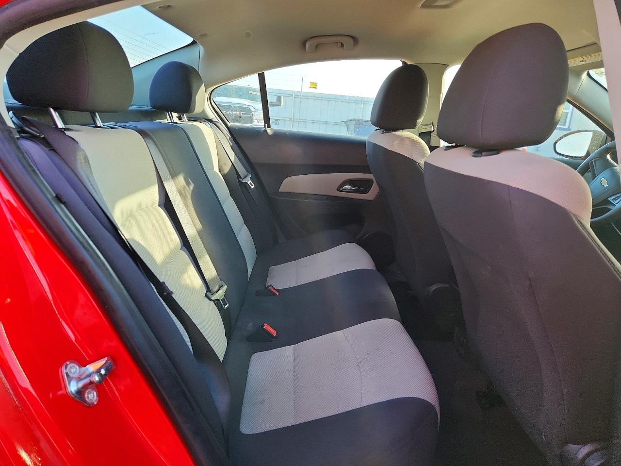 2015 Chevrolet Cruze Ls Red vin: 1G1PA5SH1F7235687