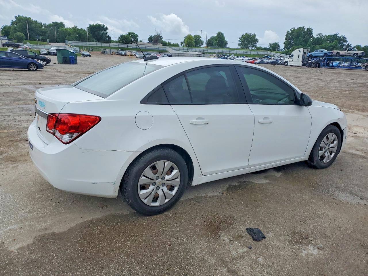 2015 Chevrolet Cruze Ls White vin: 1G1PA5SH1F7295940