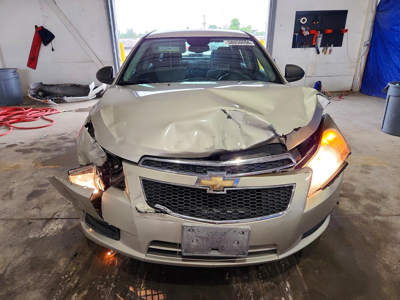 2013 Chevrolet Cruze Ls Gold vin: 1G1PA5SH2D7122571