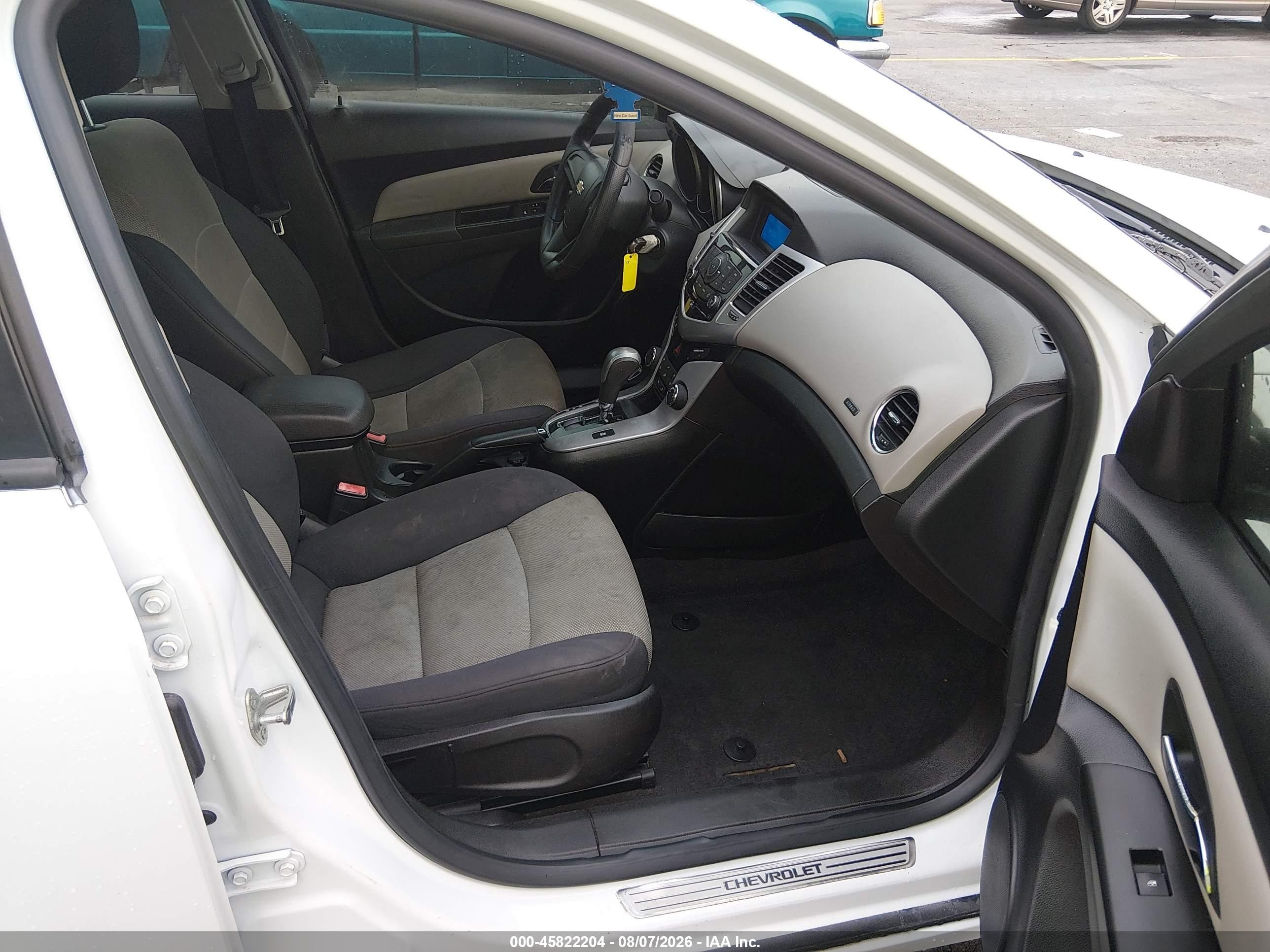 2013 Chevrolet Cruze Ls Auto White vin: 1G1PA5SH2D7184410