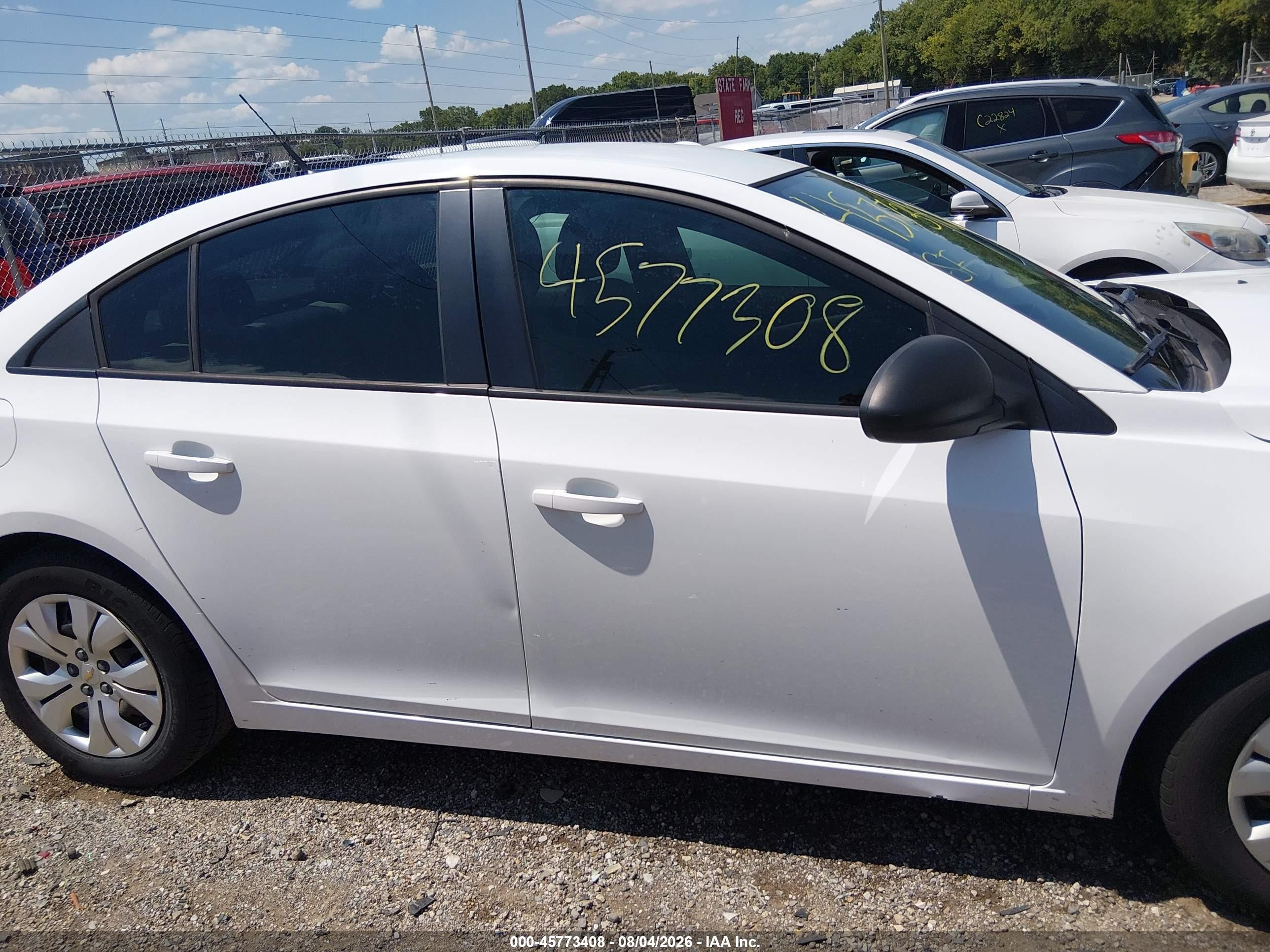 2014 Chevrolet Cruze Ls Auto Белый vin: 1G1PA5SH2E7114472