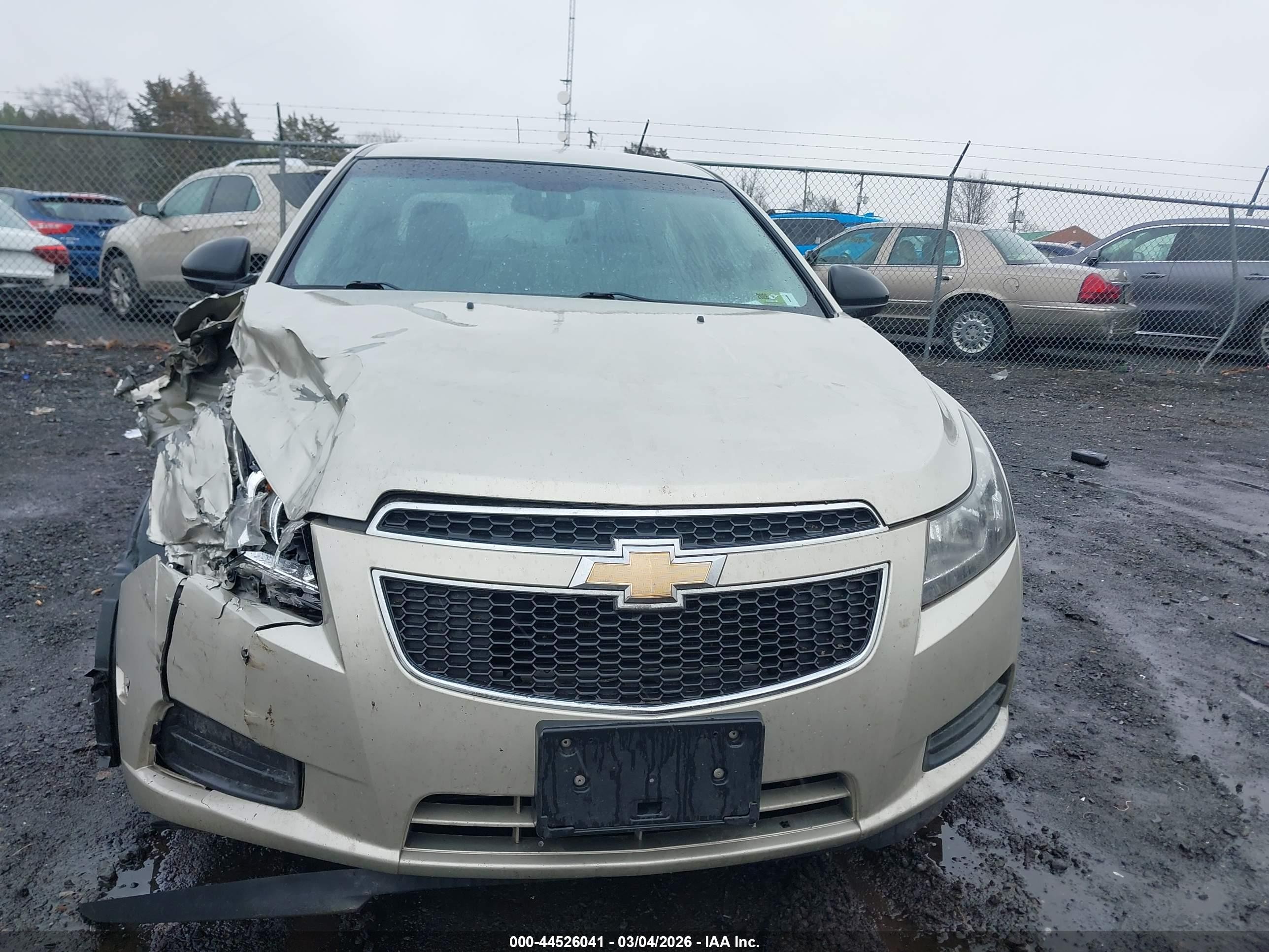2014 Chevrolet Cruze Ls Auto Бежевый vin: 1G1PA5SH2E7126203