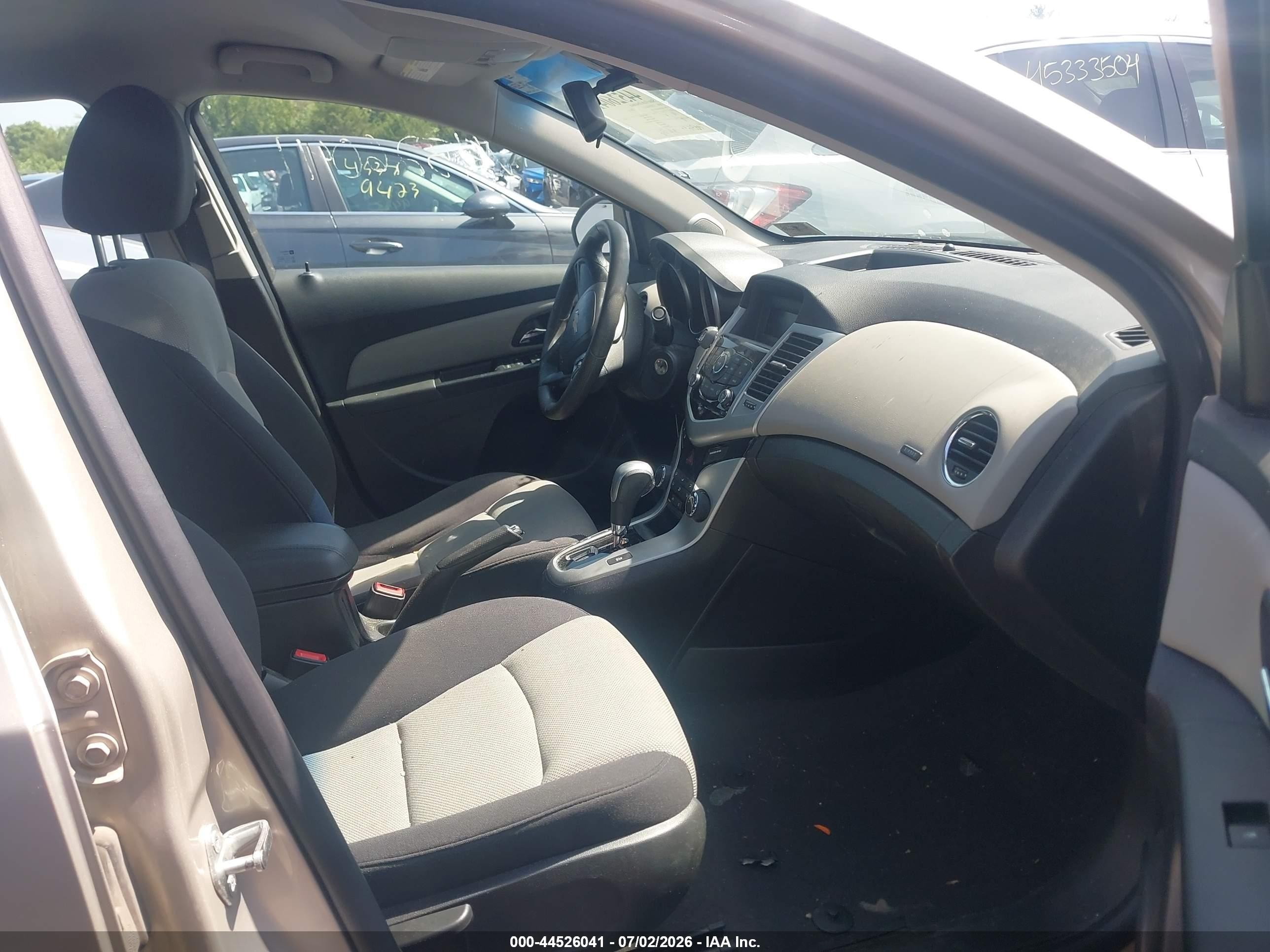 2014 Chevrolet Cruze Ls Auto Бежевый vin: 1G1PA5SH2E7126203