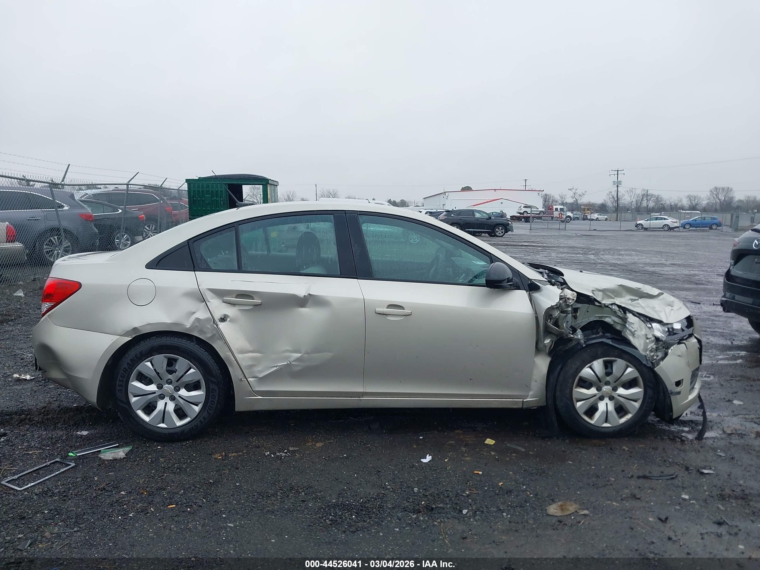 2014 Chevrolet Cruze Ls Auto Бежевый vin: 1G1PA5SH2E7126203