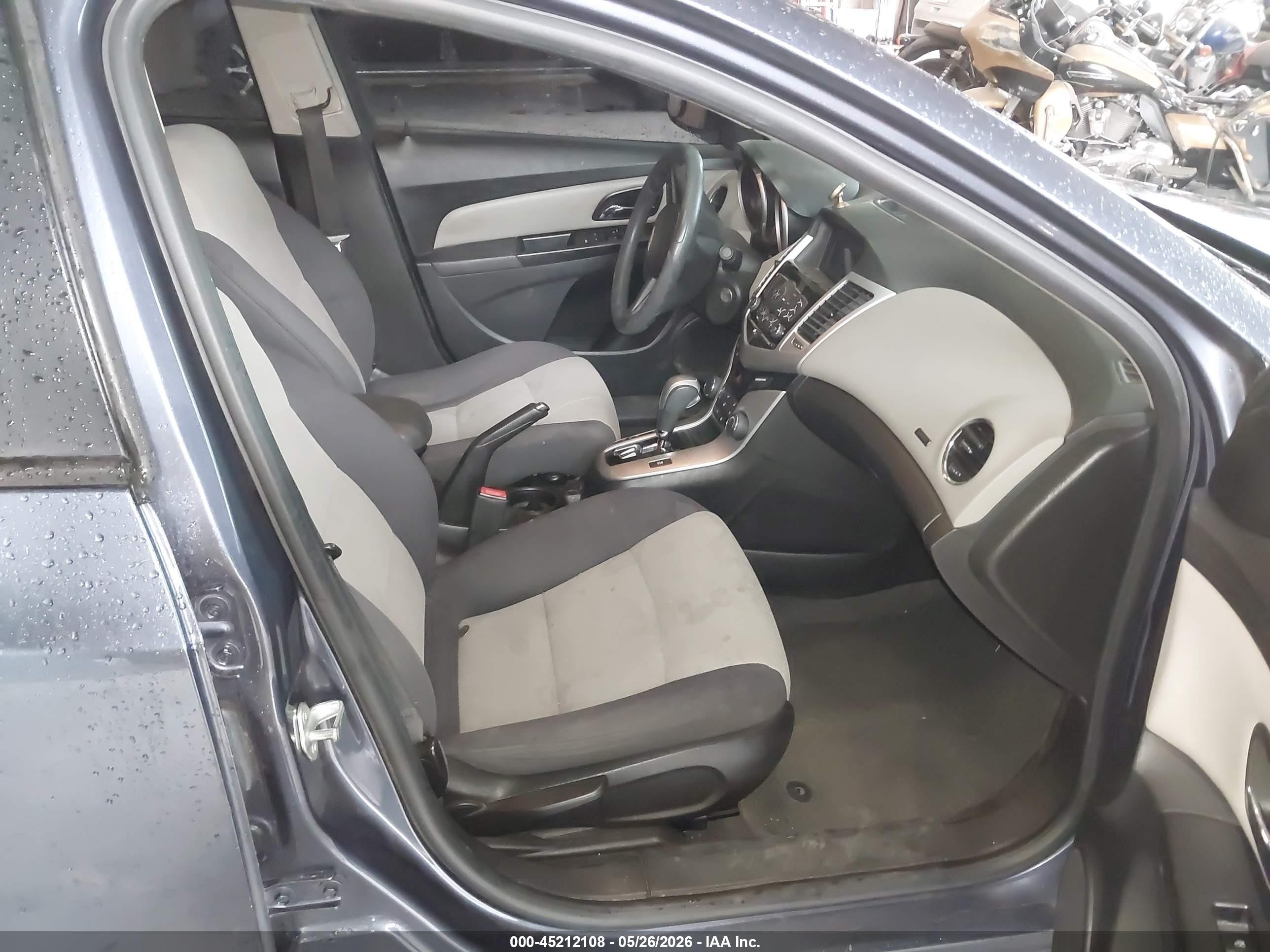 2014 Chevrolet Cruze Ls Auto Blue vin: 1G1PA5SH2E7172730