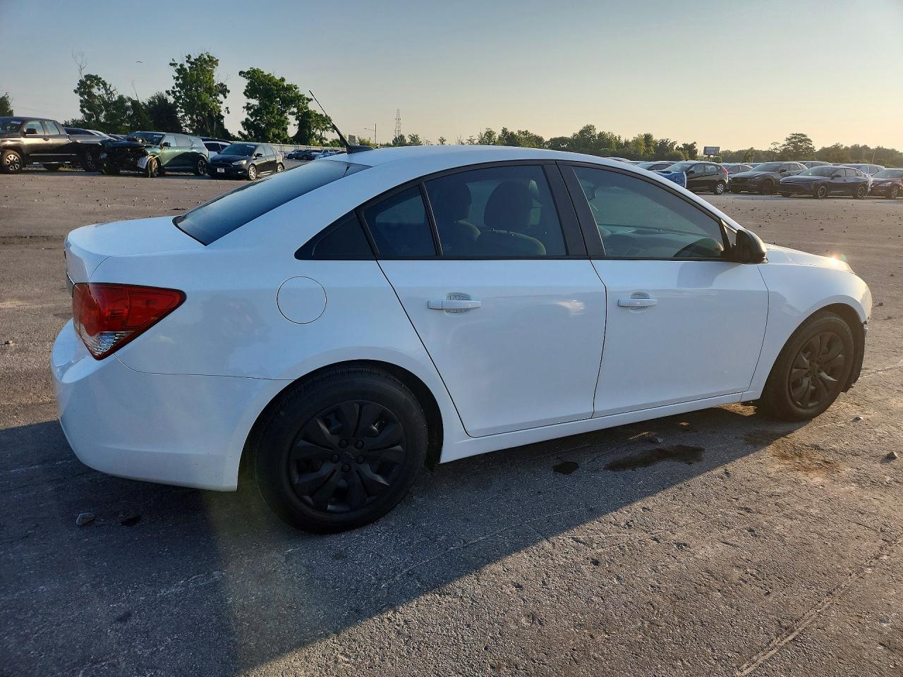 2014 Chevrolet Cruze Ls White vin: 1G1PA5SH2E7233364