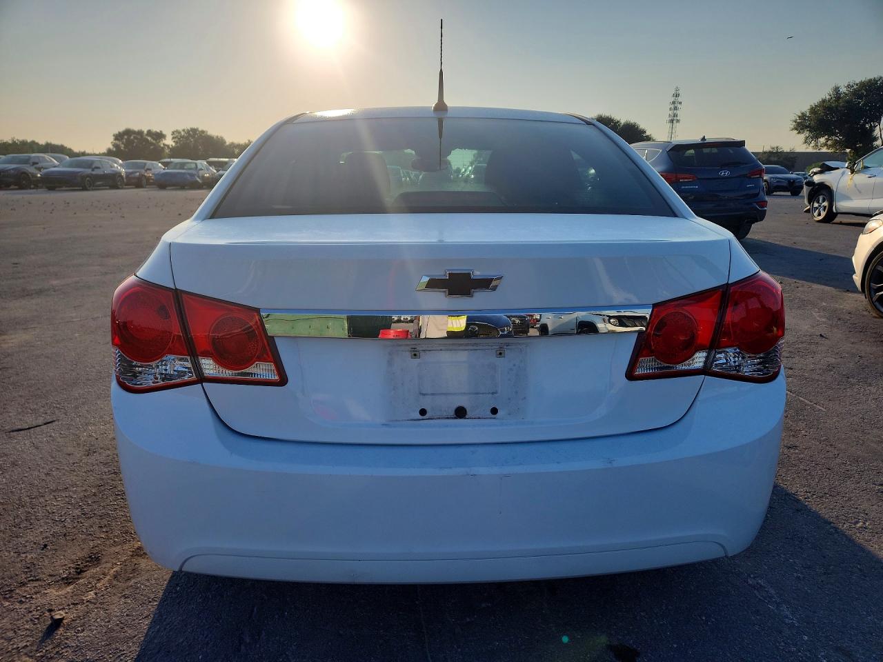 2014 Chevrolet Cruze Ls White vin: 1G1PA5SH2E7233364