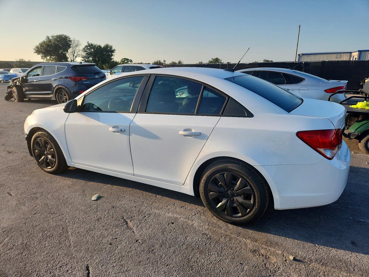2014 Chevrolet Cruze Ls White vin: 1G1PA5SH2E7233364