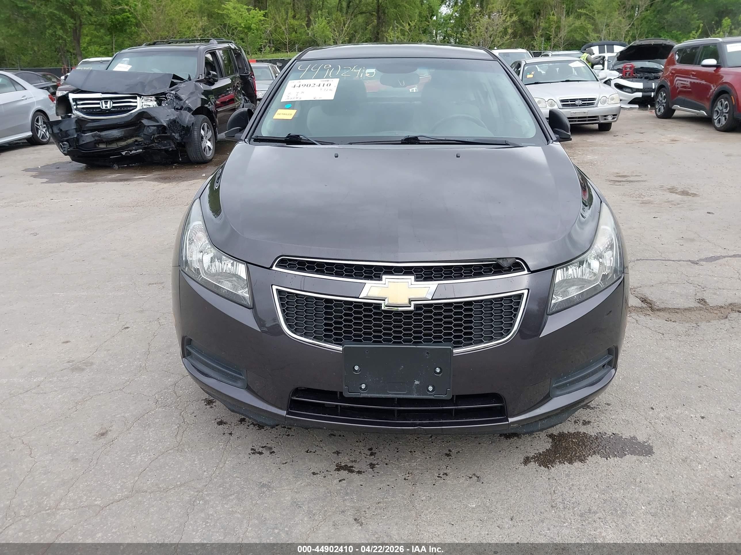 2014 Chevrolet Cruze Ls Auto Серый vin: 1G1PA5SH2E7234885