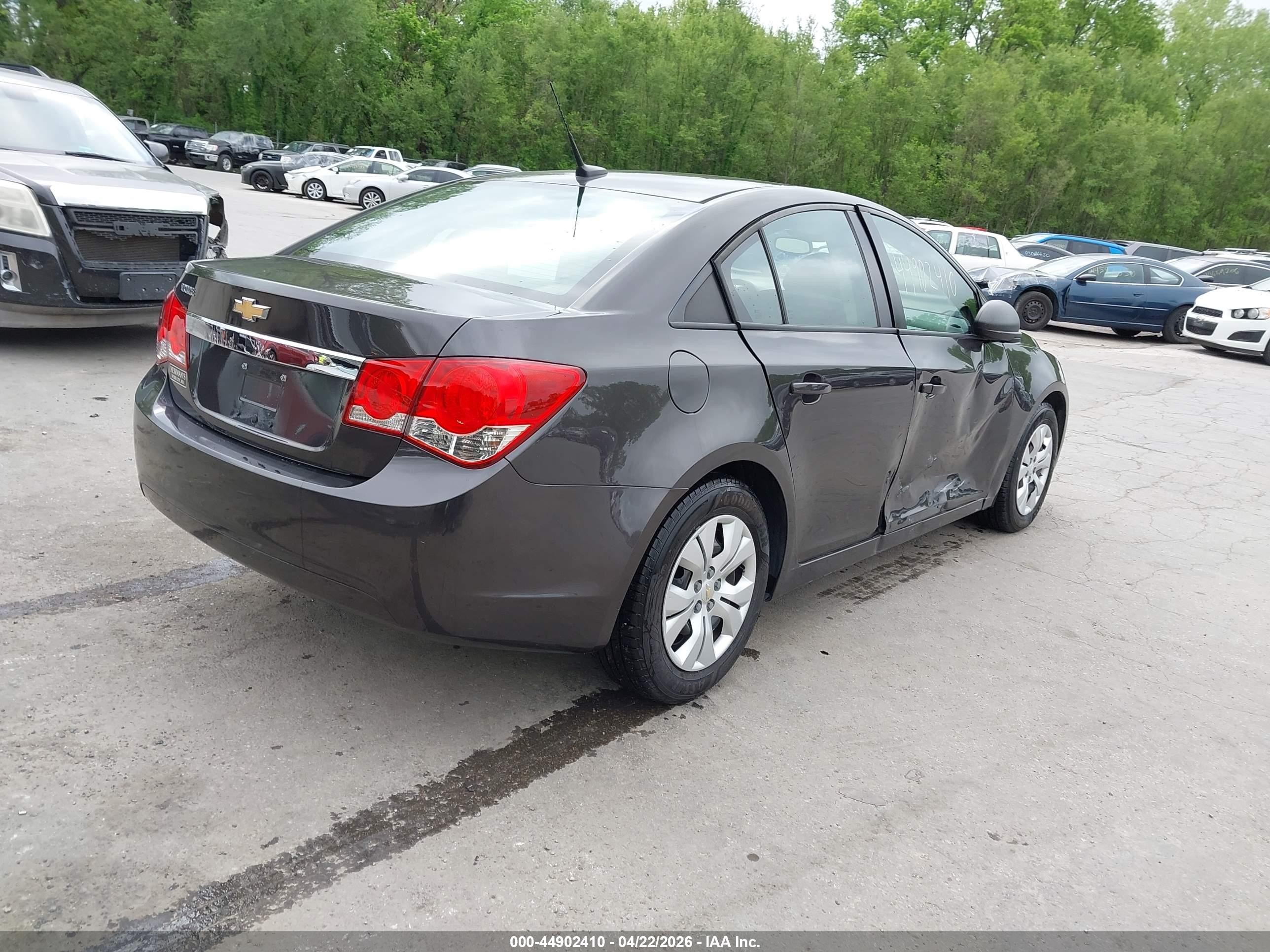 2014 Chevrolet Cruze Ls Auto Серый vin: 1G1PA5SH2E7234885