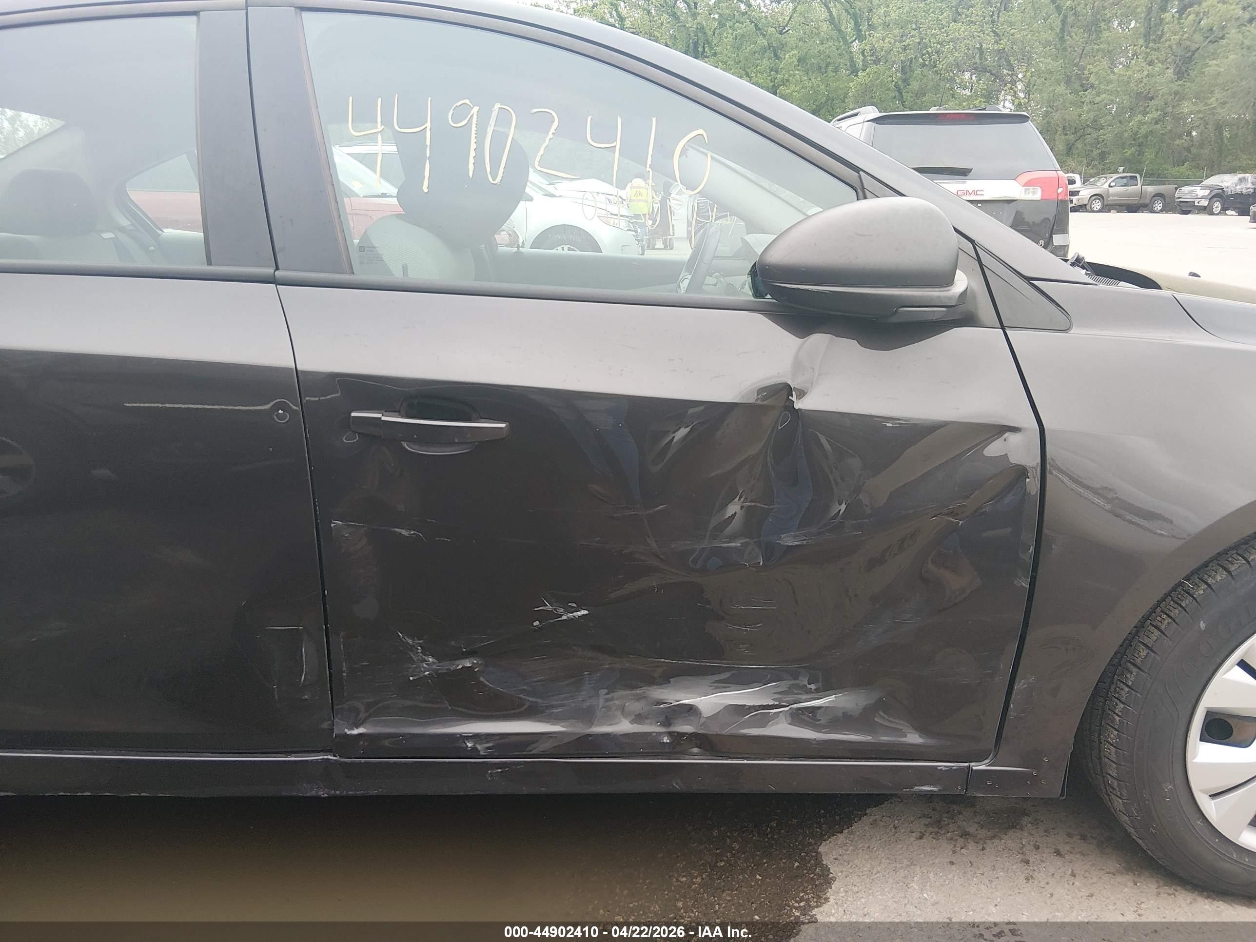 2014 Chevrolet Cruze Ls Auto Серый vin: 1G1PA5SH2E7234885