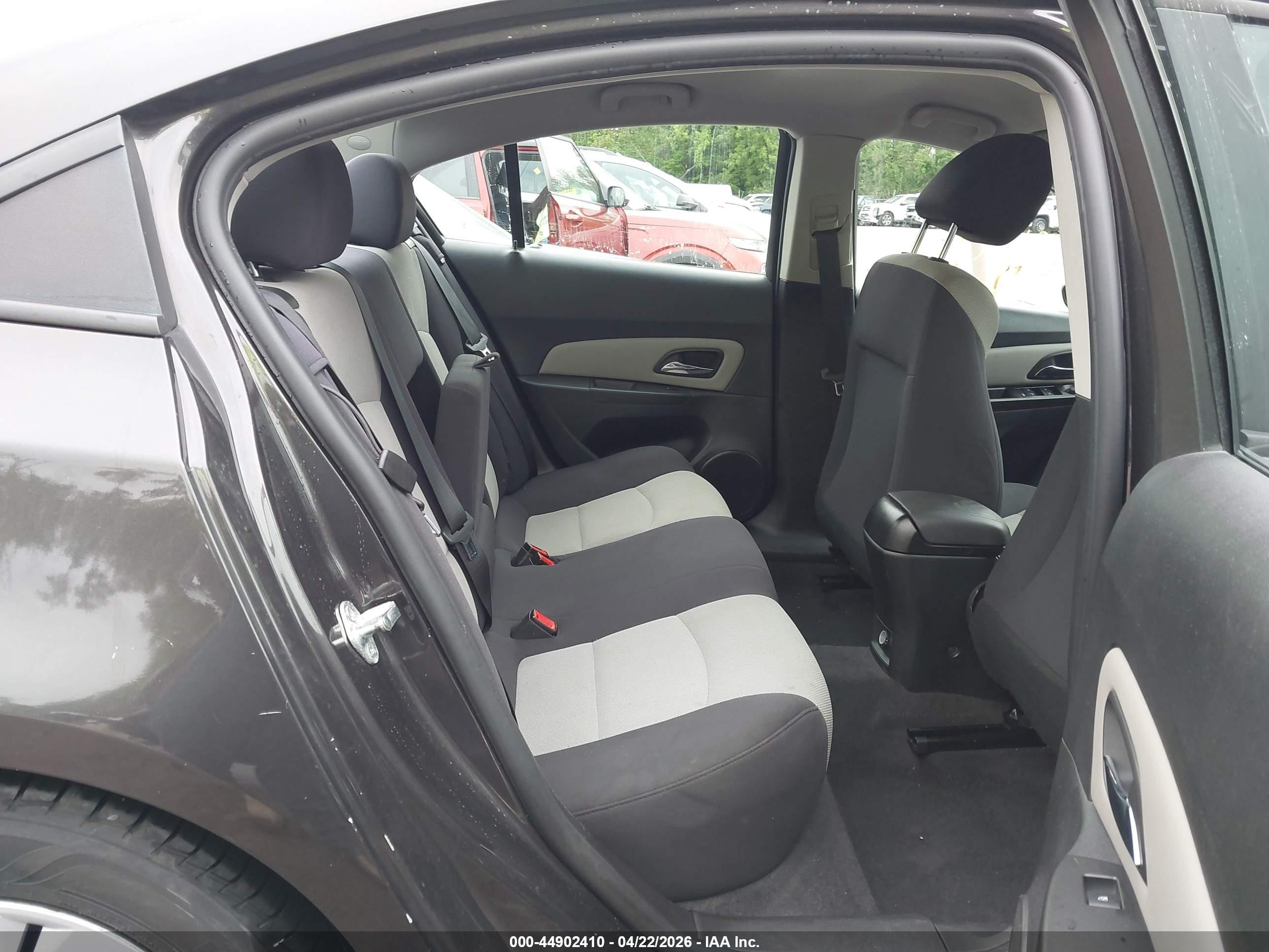 2014 Chevrolet Cruze Ls Auto Серый vin: 1G1PA5SH2E7234885
