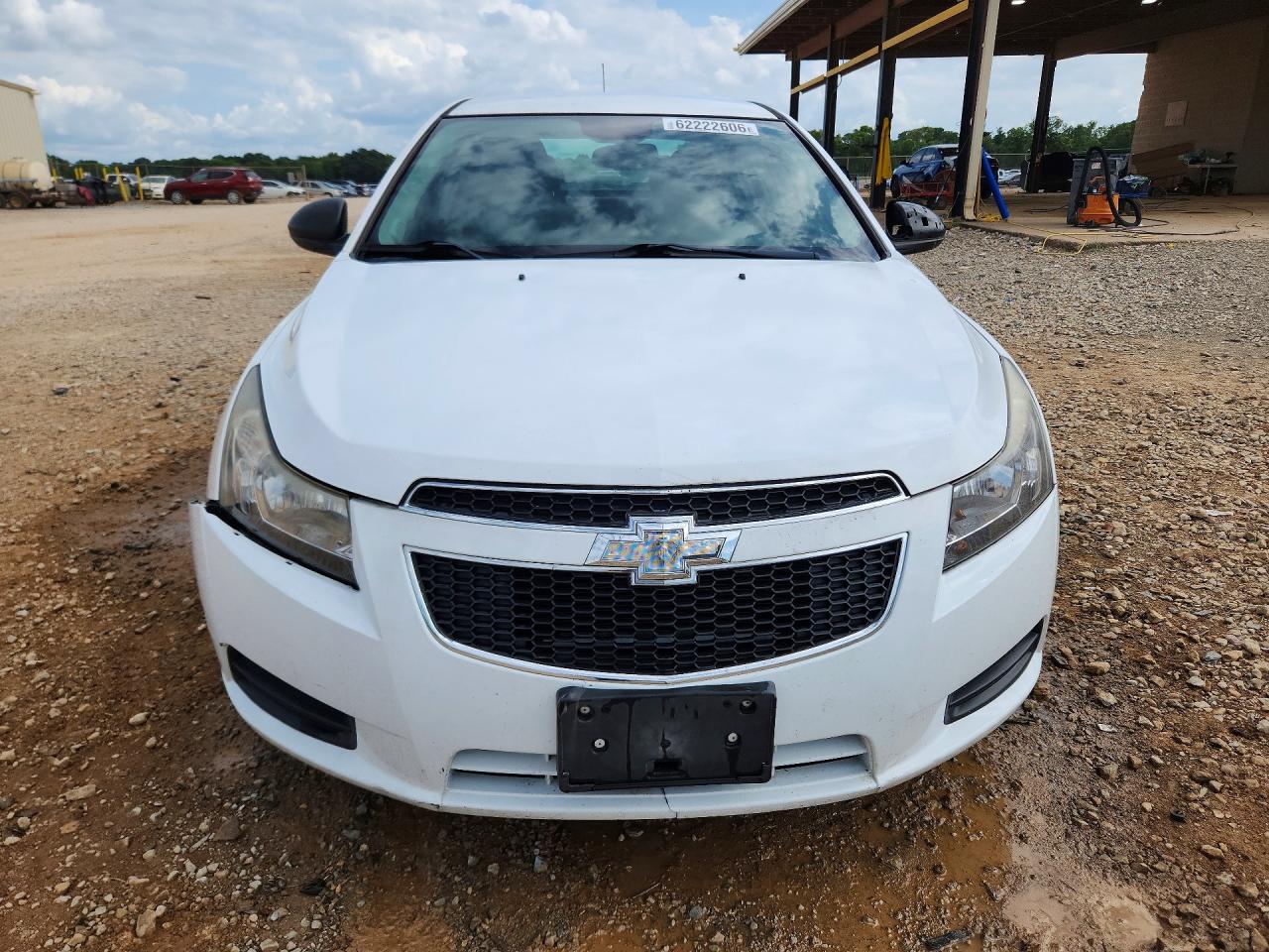 2014 Chevrolet Cruze Ls White vin: 1G1PA5SH2E7401598