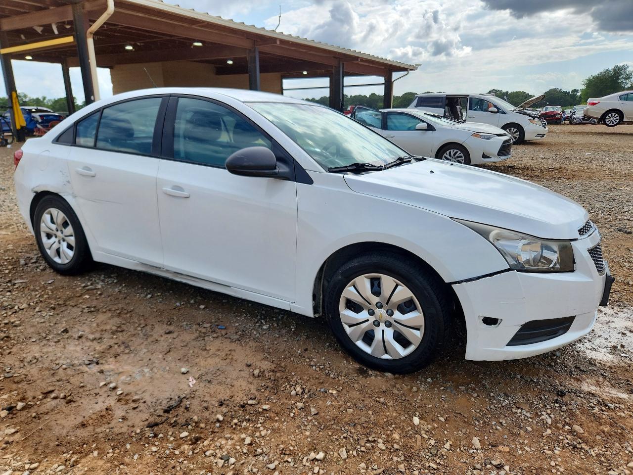 2014 Chevrolet Cruze Ls White vin: 1G1PA5SH2E7401598