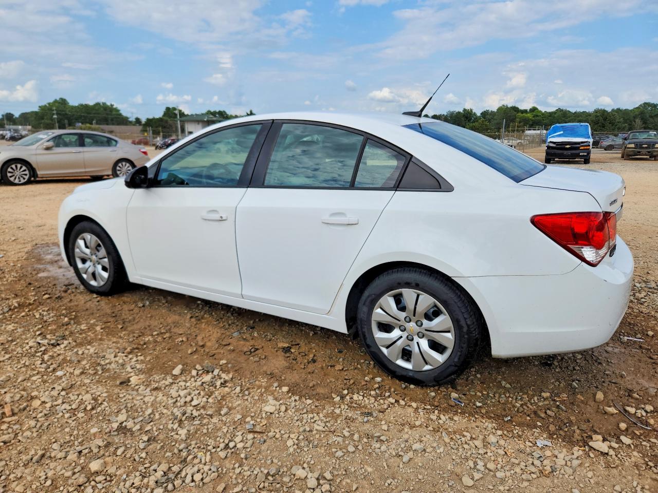 2014 Chevrolet Cruze Ls White vin: 1G1PA5SH2E7401598