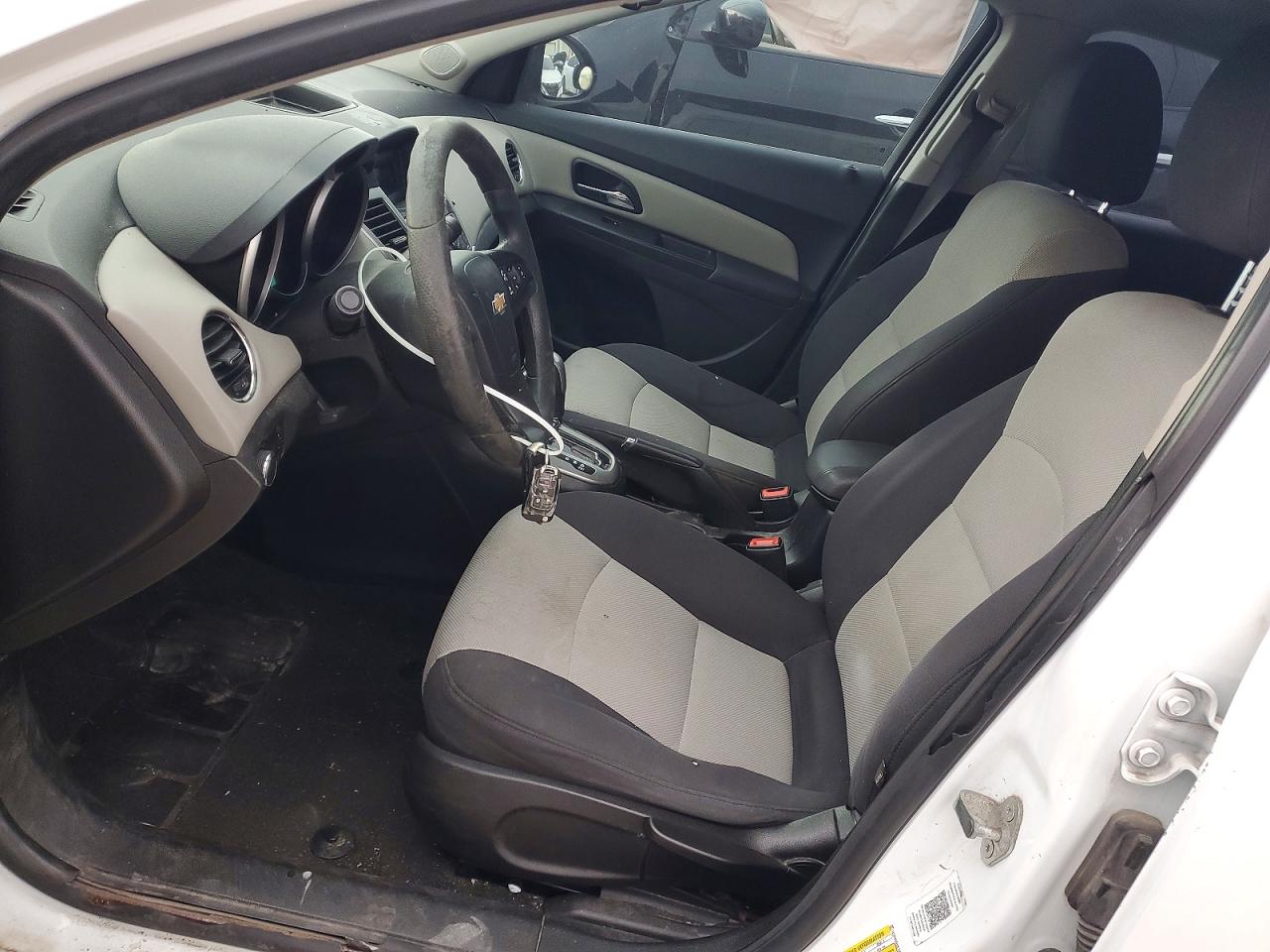 2014 Chevrolet Cruze Ls White vin: 1G1PA5SH2E7482702
