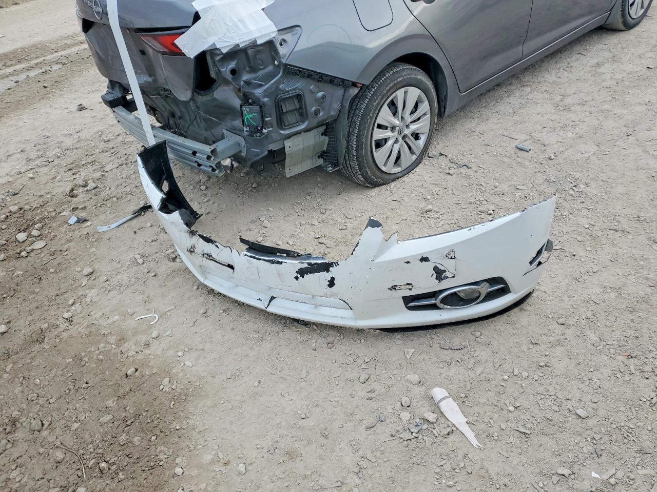2014 Chevrolet Cruze Ls White vin: 1G1PA5SH2E7482702