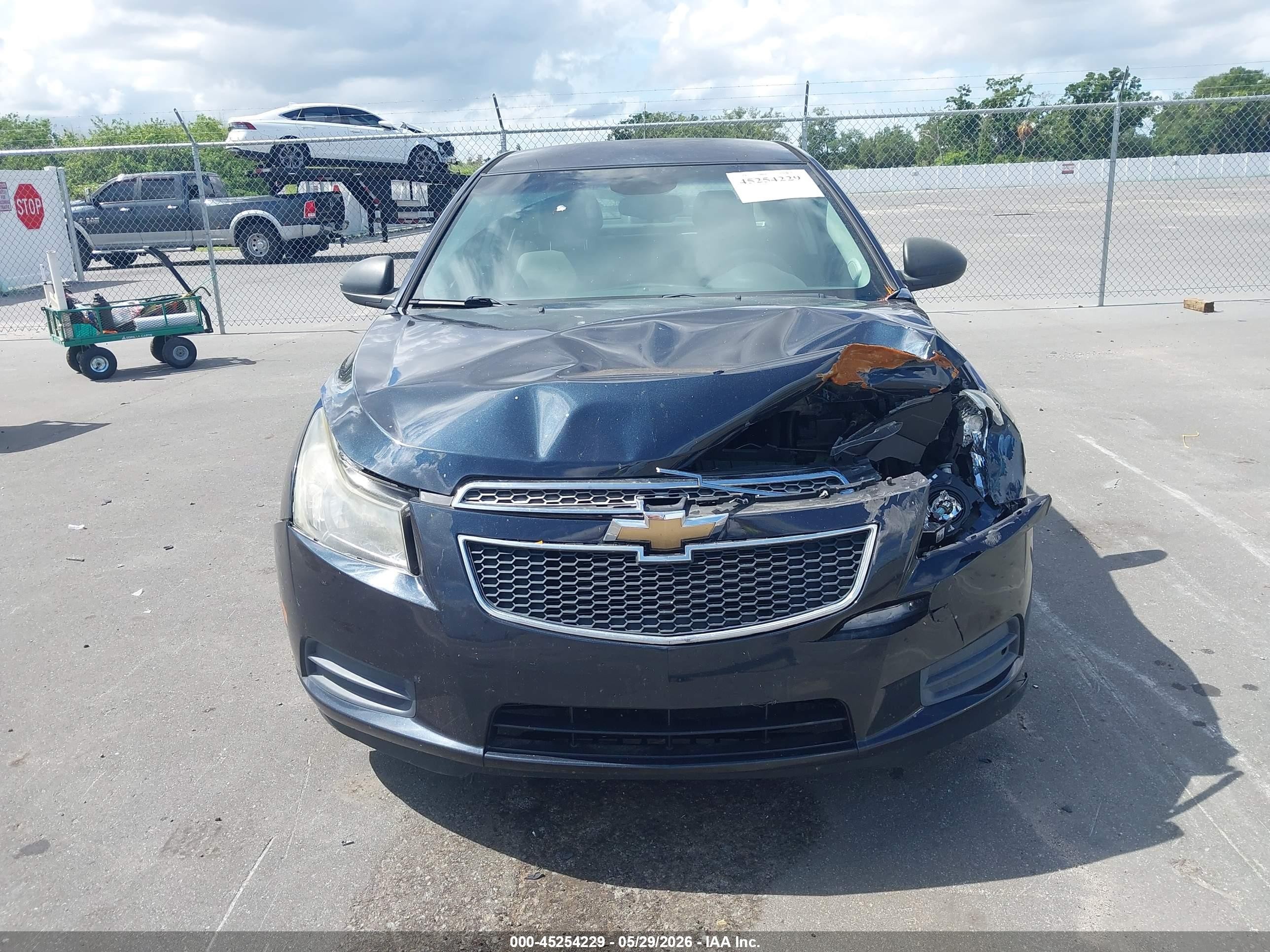 2014 Chevrolet Cruze Ls Auto Dark Blue vin: 1G1PA5SH2E7486653