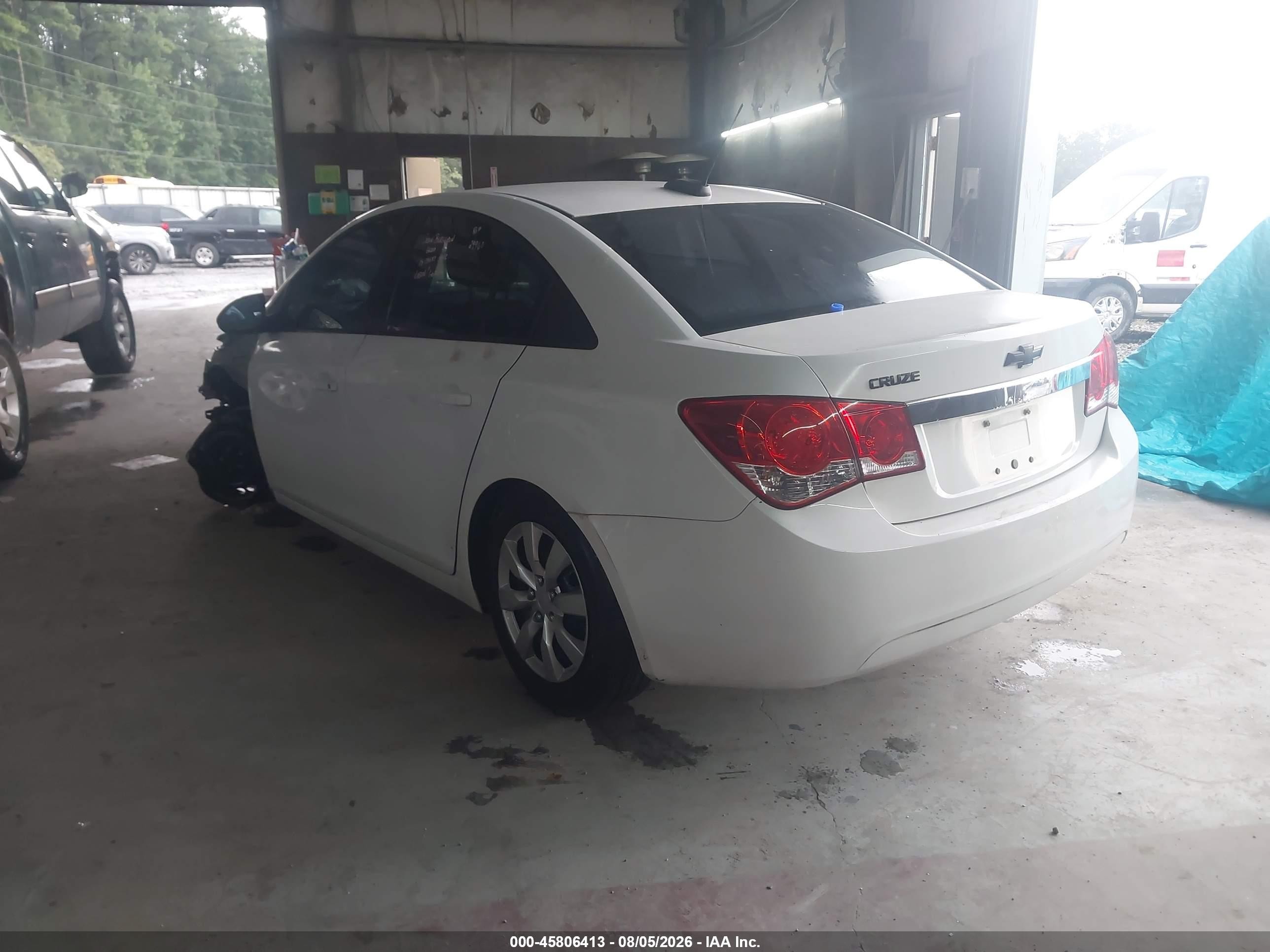 2015 Chevrolet Cruze Ls Auto White vin: 1G1PA5SH2F7132536