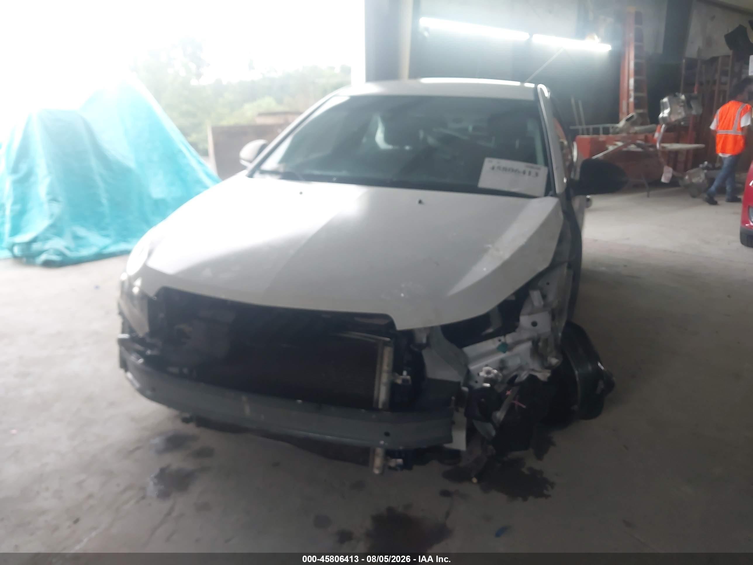 2015 Chevrolet Cruze Ls Auto White vin: 1G1PA5SH2F7132536