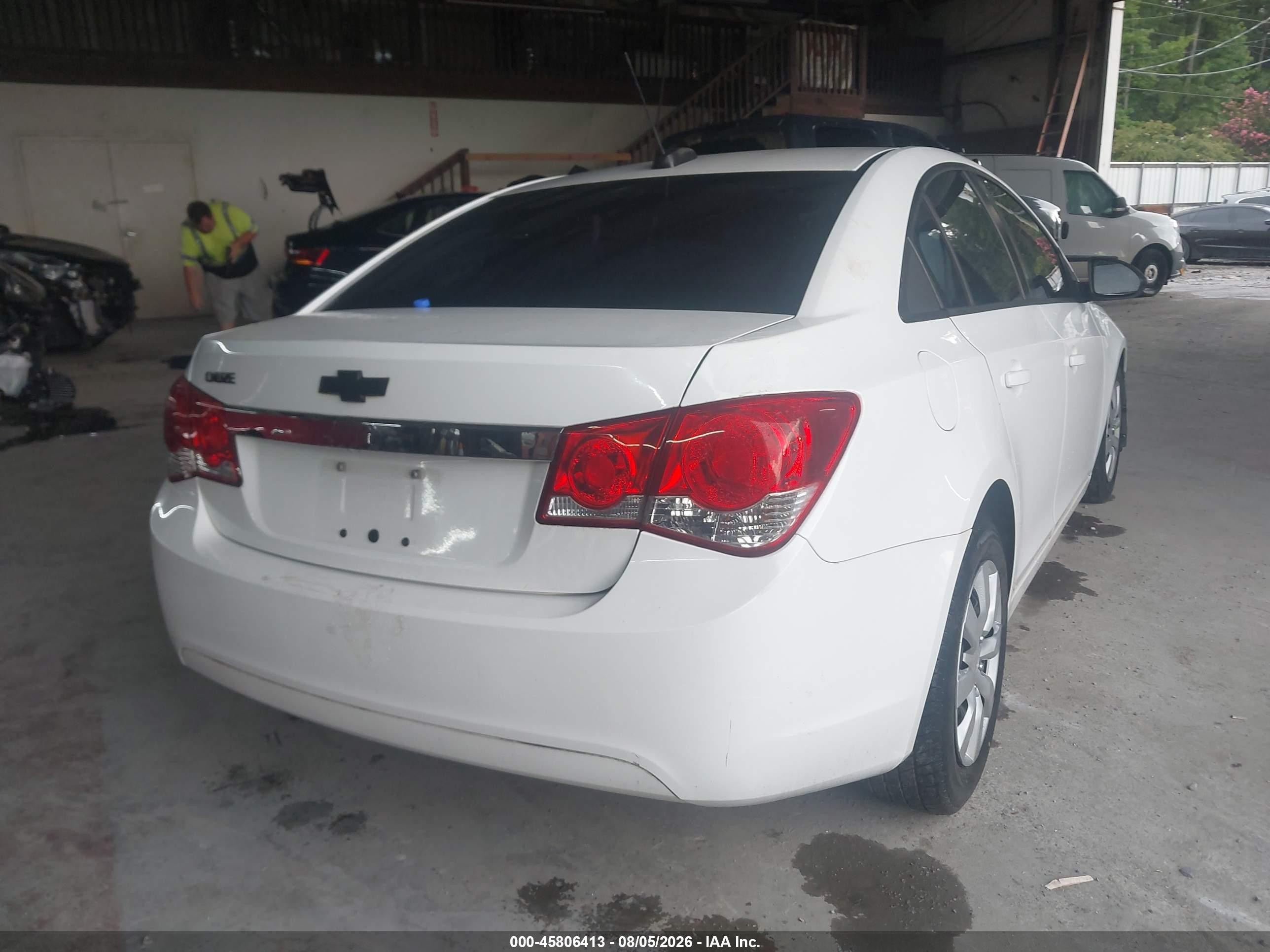 2015 Chevrolet Cruze Ls Auto White vin: 1G1PA5SH2F7132536