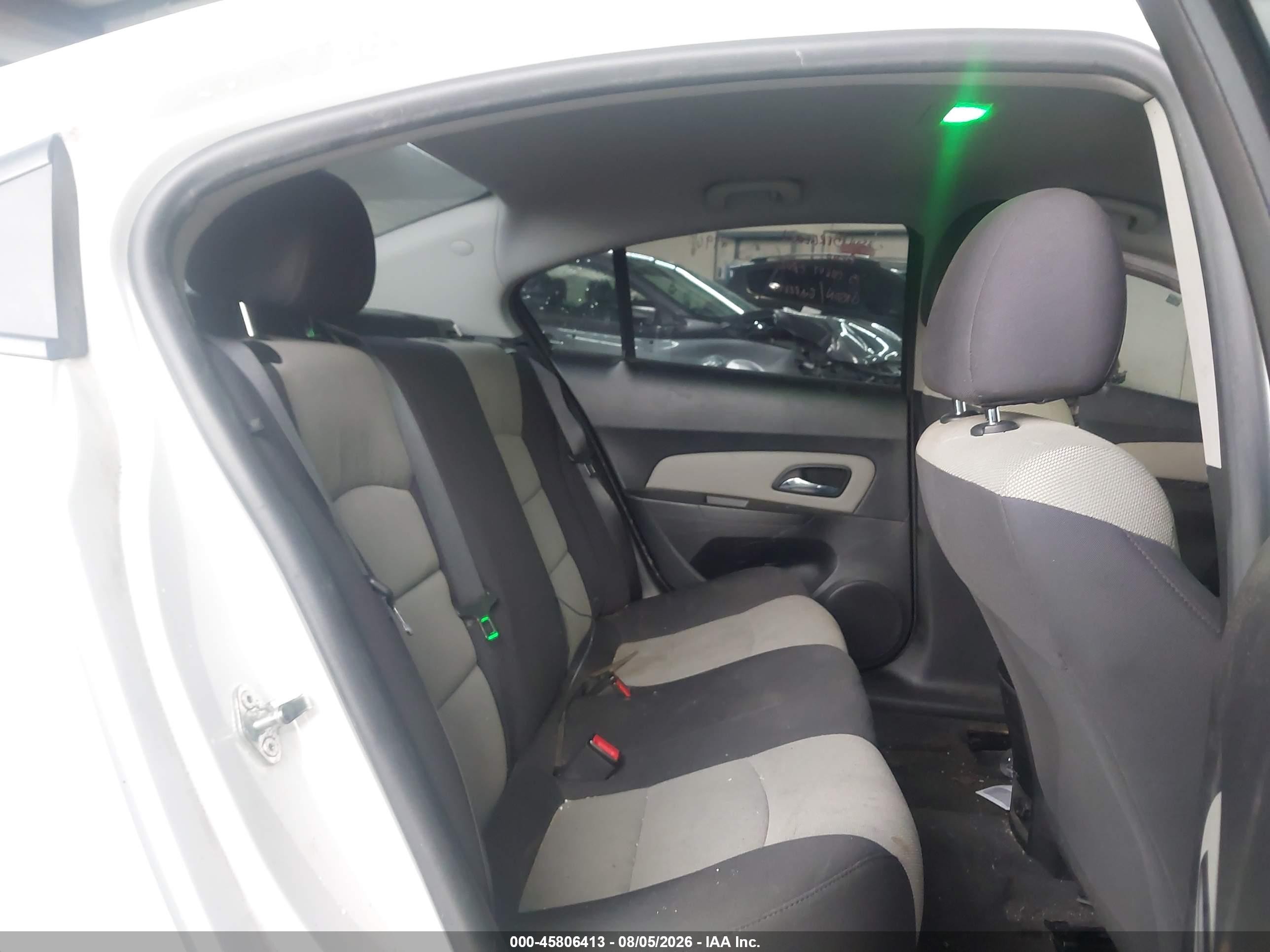 2015 Chevrolet Cruze Ls Auto White vin: 1G1PA5SH2F7132536