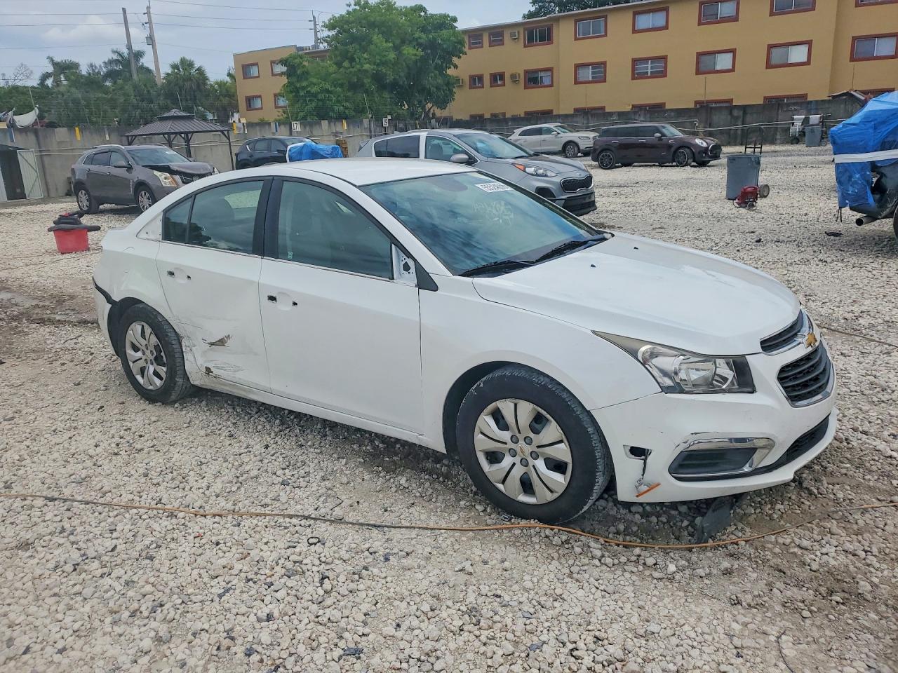 2015 Chevrolet Cruze Ls Белый vin: 1G1PA5SH2F7140958