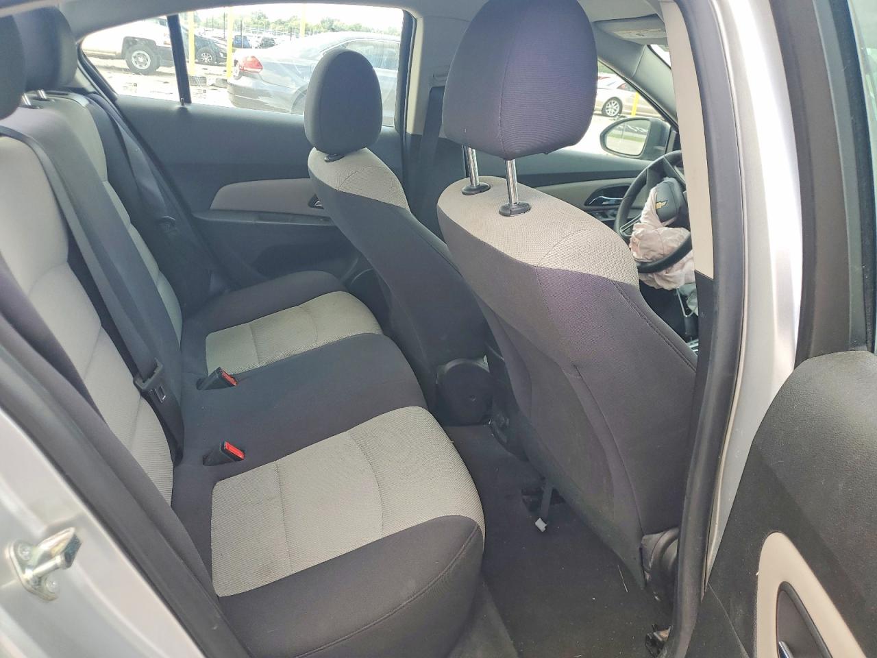 2015 Chevrolet Cruze Ls Silver vin: 1G1PA5SH2F7145576