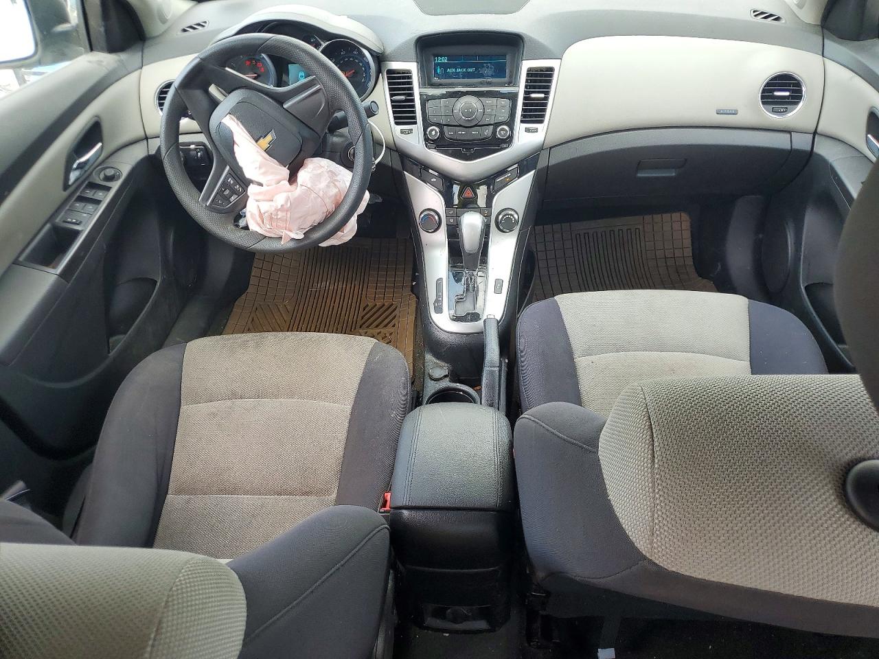 2015 Chevrolet Cruze Ls Silver vin: 1G1PA5SH2F7145576