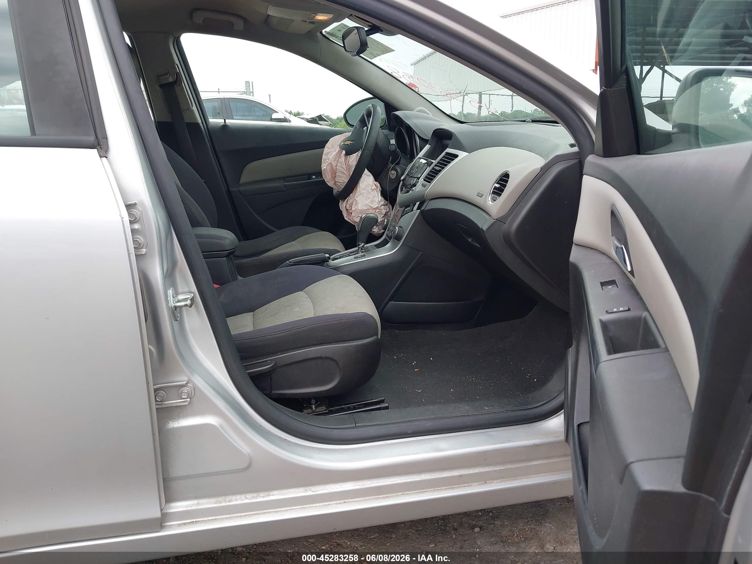 2015 Chevrolet Cruze Ls Auto Silver vin: 1G1PA5SH2F7145951