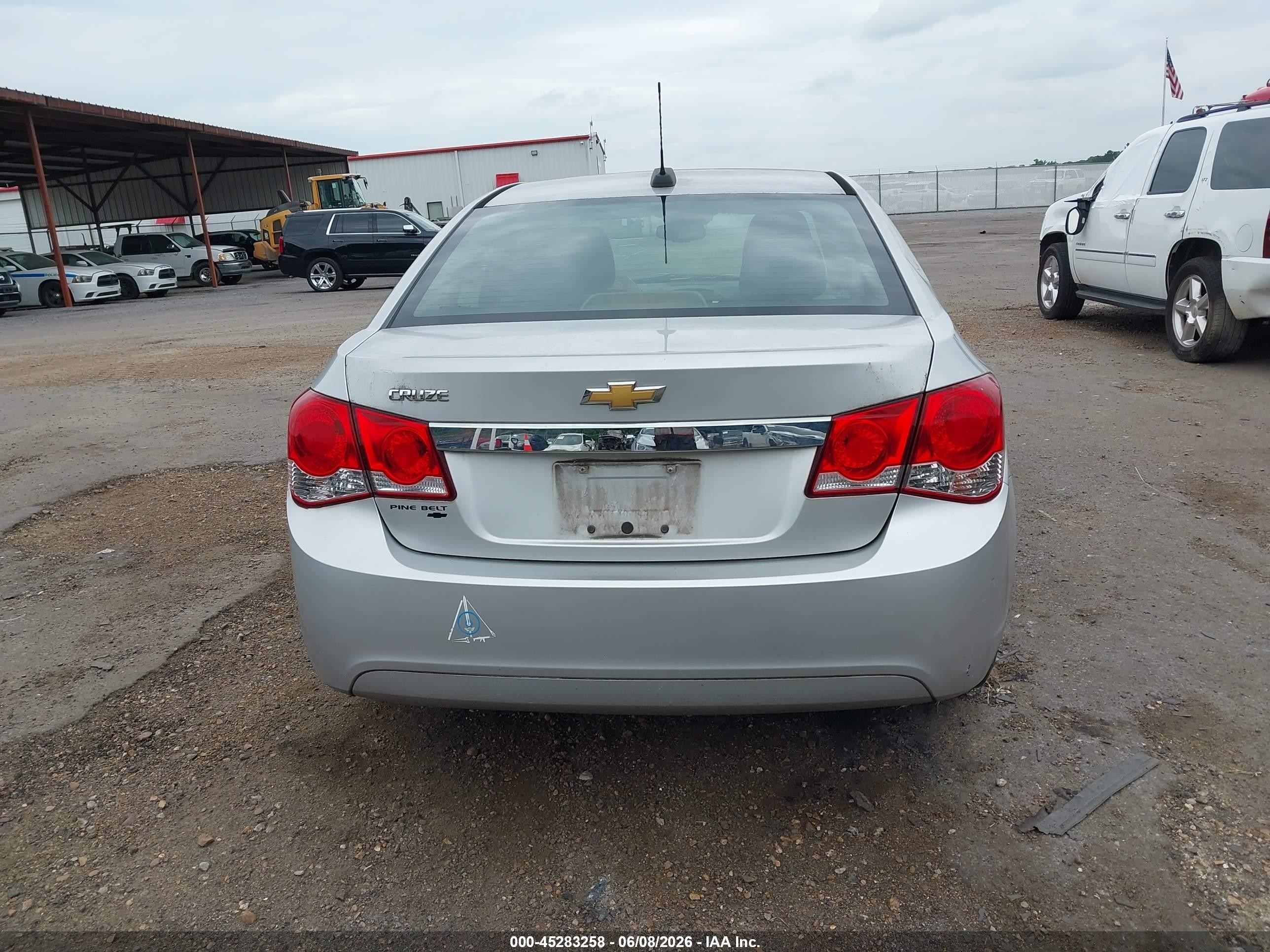 2015 Chevrolet Cruze Ls Auto Silver vin: 1G1PA5SH2F7145951