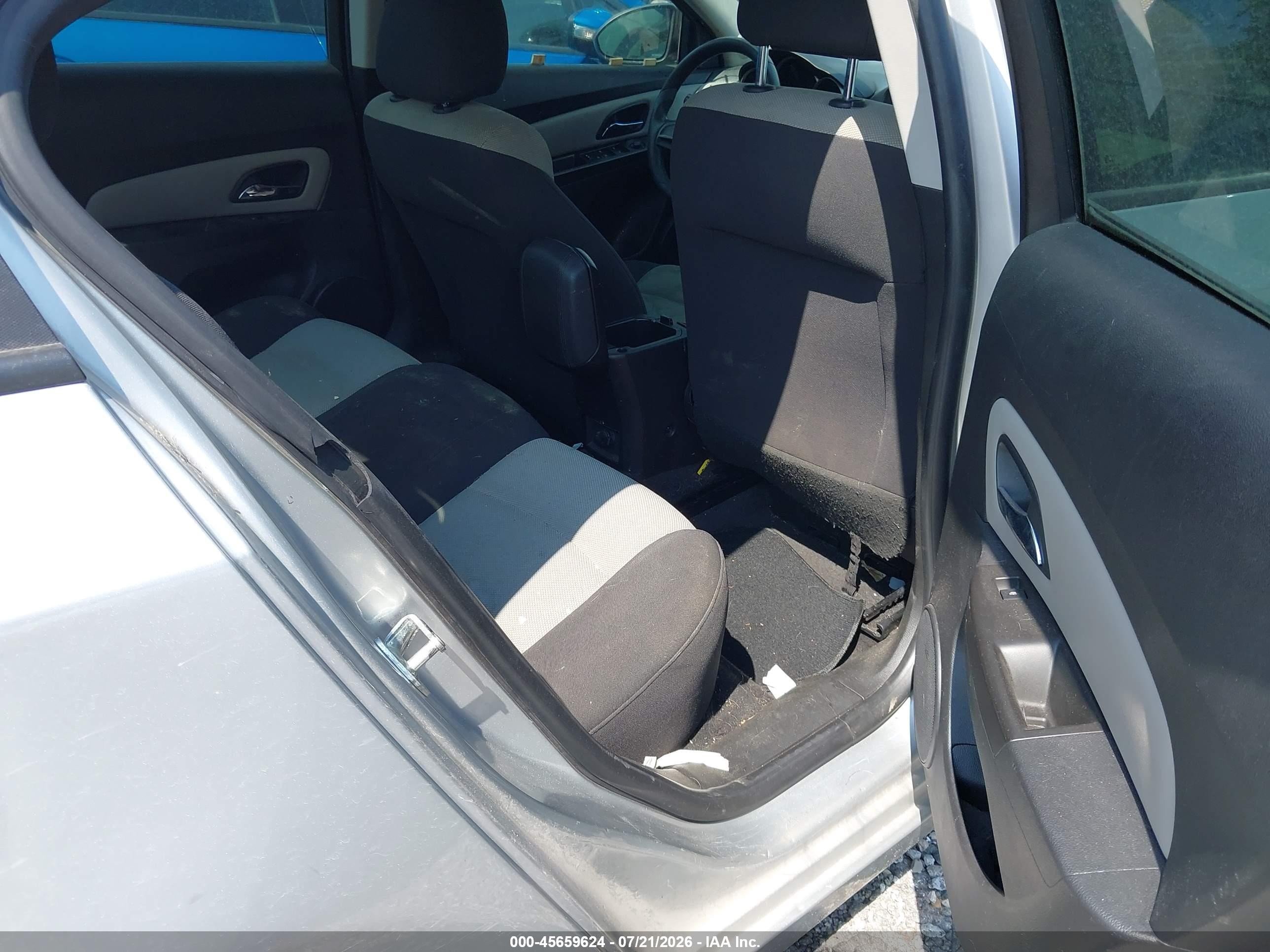 2015 Chevrolet Cruze Ls Auto Silver vin: 1G1PA5SH2F7271355