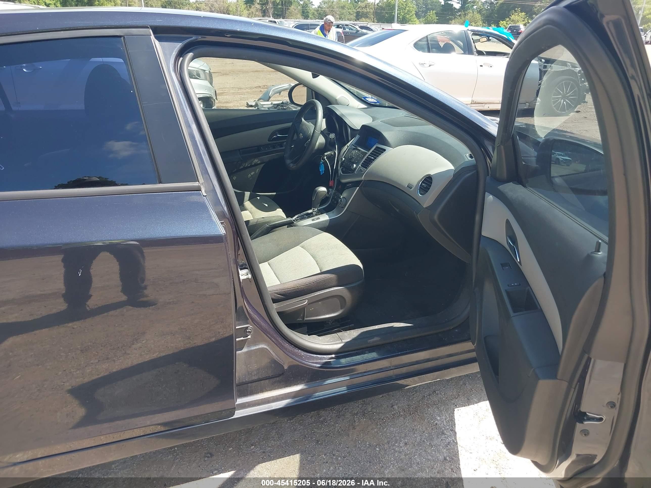2015 Chevrolet Cruze Ls Auto Синий vin: 1G1PA5SH2F7272974