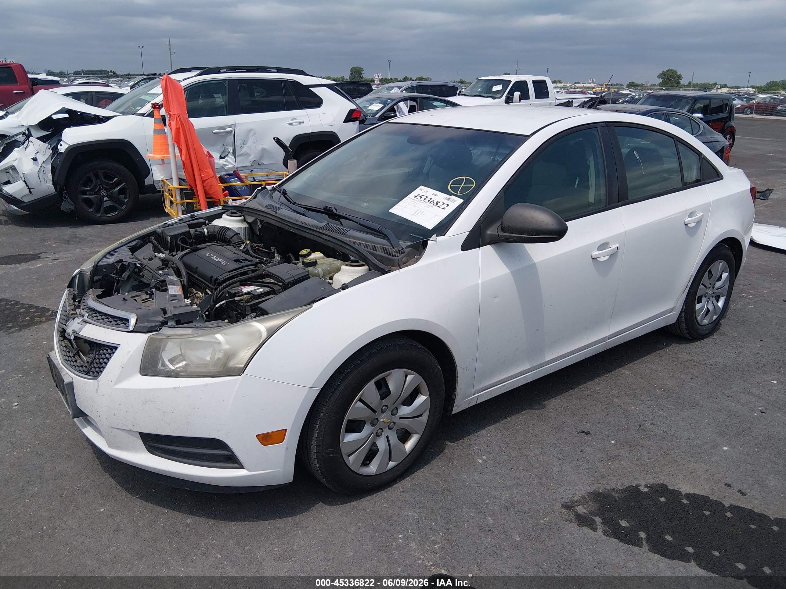 2013 Chevrolet Cruze Ls Auto White vin: 1G1PA5SH3D7124412