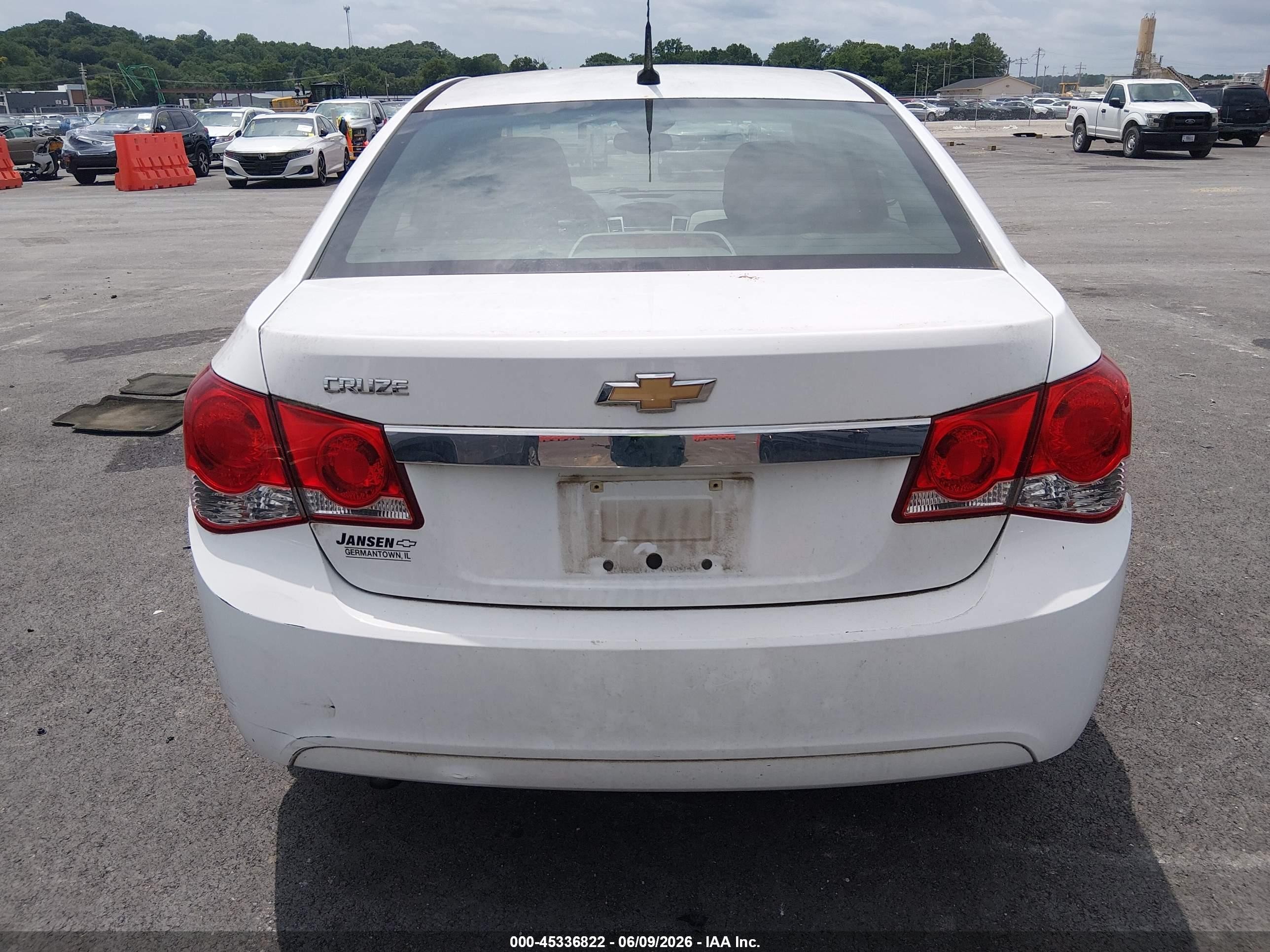2013 Chevrolet Cruze Ls Auto White vin: 1G1PA5SH3D7124412