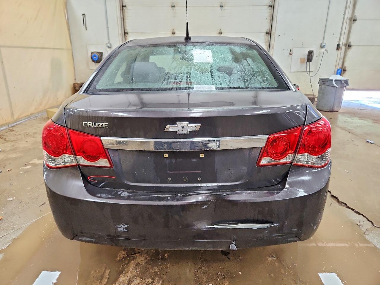 2014 Chevrolet Cruze Ls Gray vin: 1G1PA5SH3E7145973