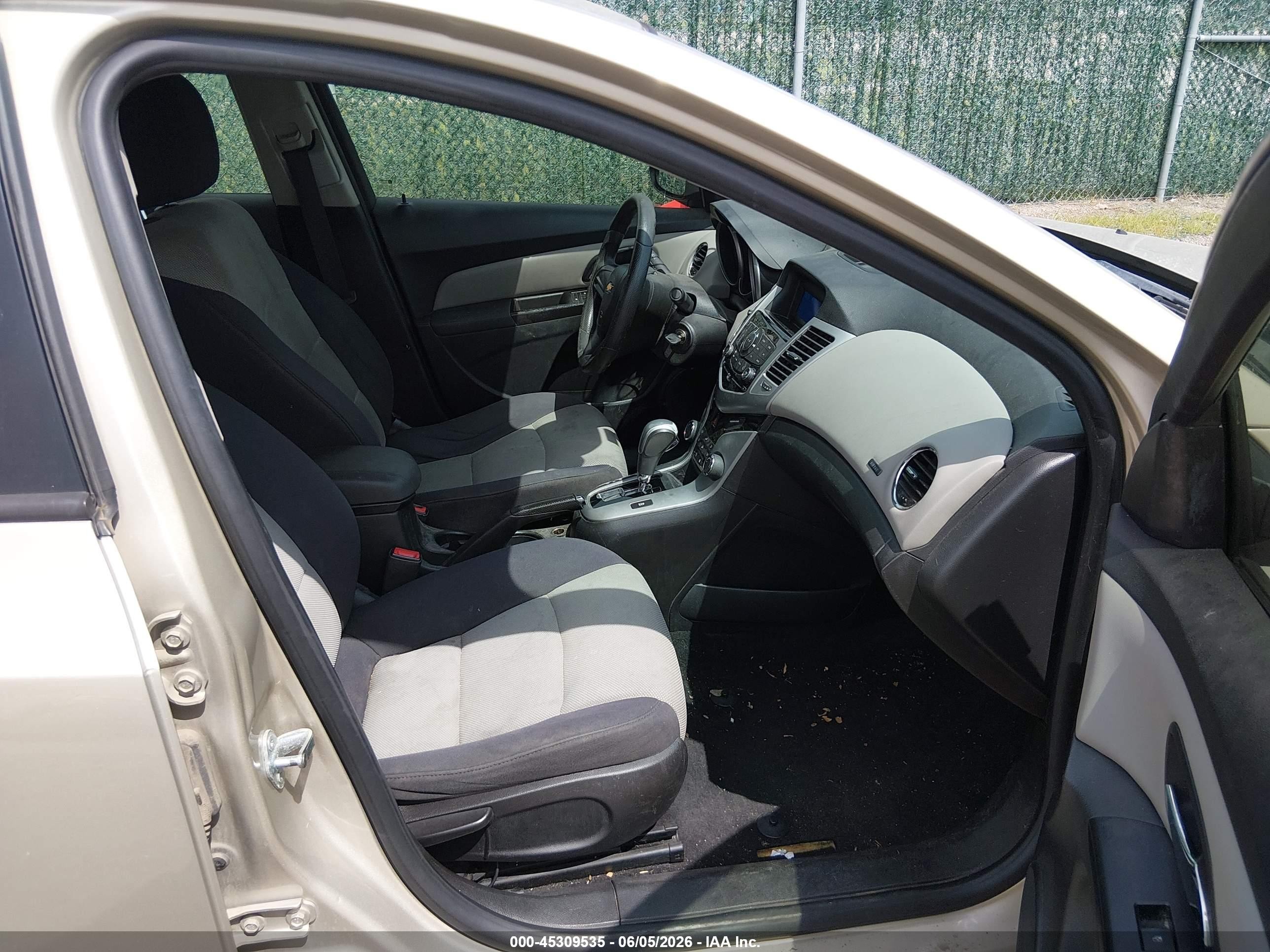 2014 Chevrolet Cruze Ls Auto Бежевый vin: 1G1PA5SH3E7354498