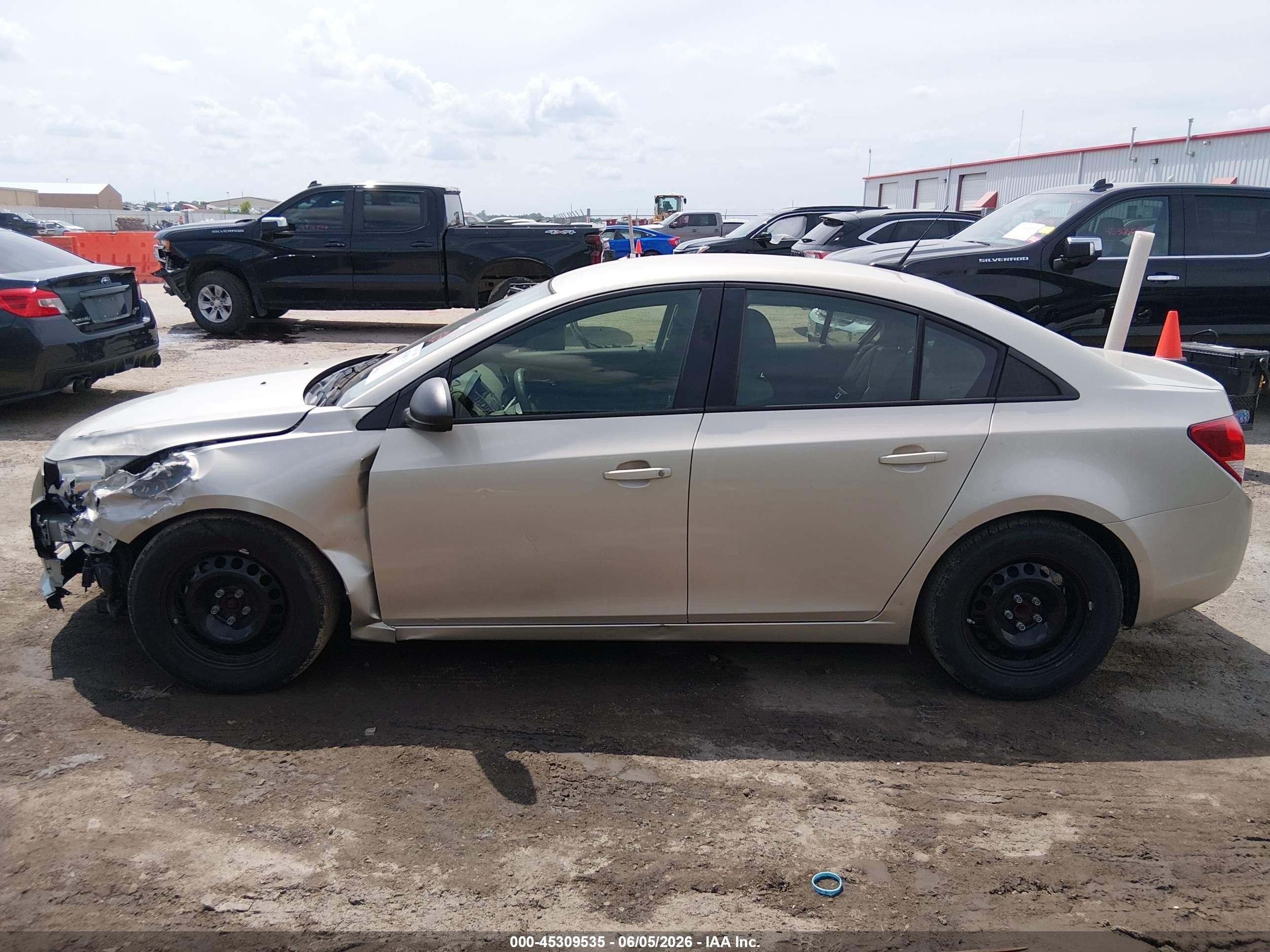 2014 Chevrolet Cruze Ls Auto Бежевый vin: 1G1PA5SH3E7354498