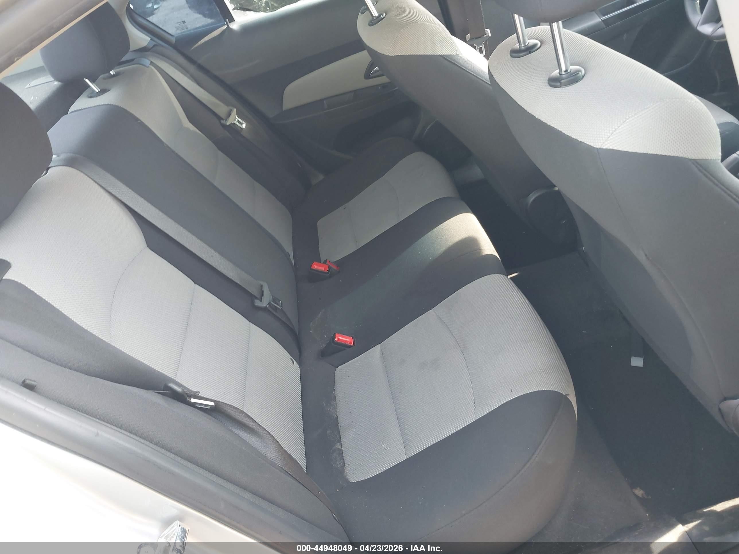 2015 Chevrolet Cruze Ls Auto Silver vin: 1G1PA5SH3F7190980