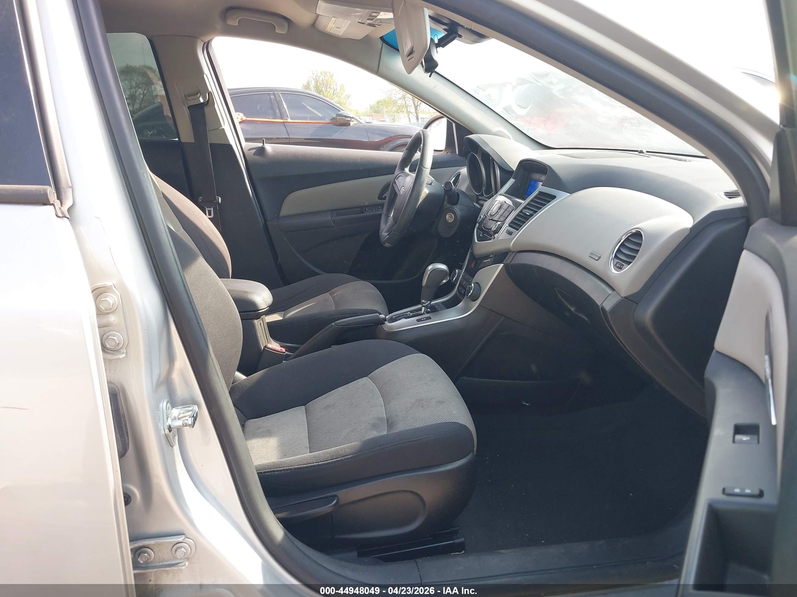 2015 Chevrolet Cruze Ls Auto Silver vin: 1G1PA5SH3F7190980